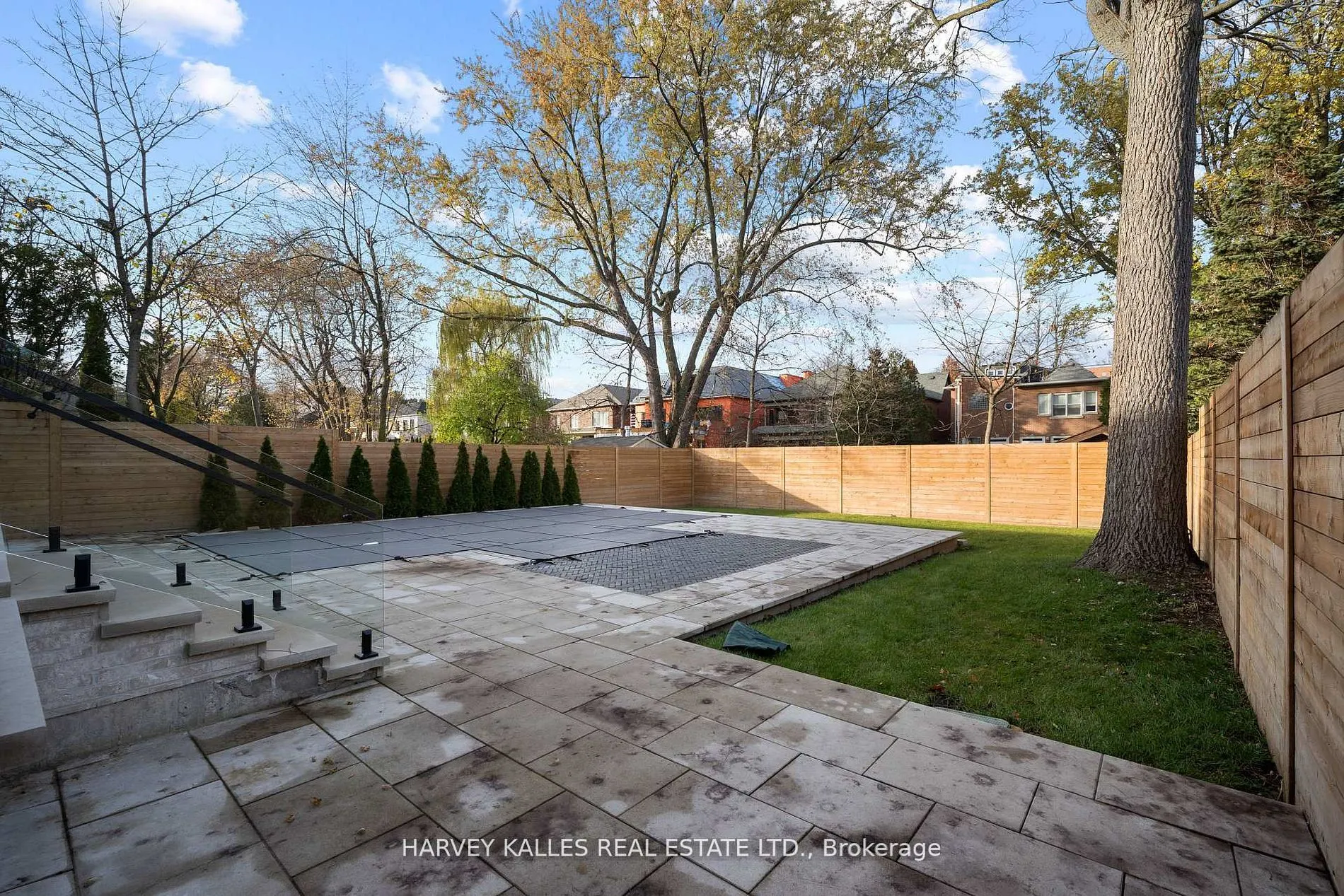 370 Glengrove Avenue W
