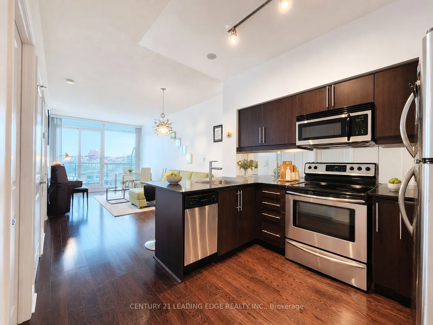 2885 Bayview Avenue #404
