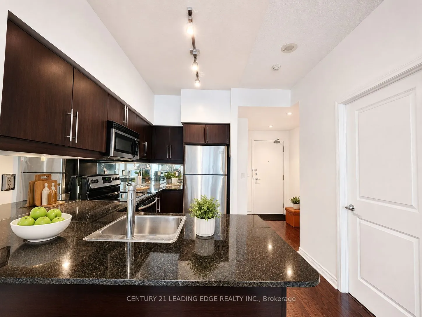 2885 Bayview Avenue #404