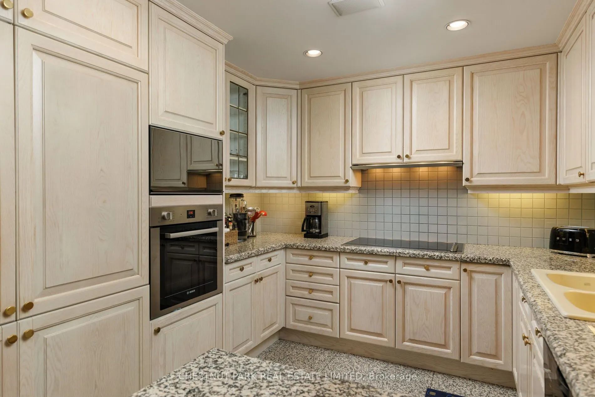 77 Avenue Road #612