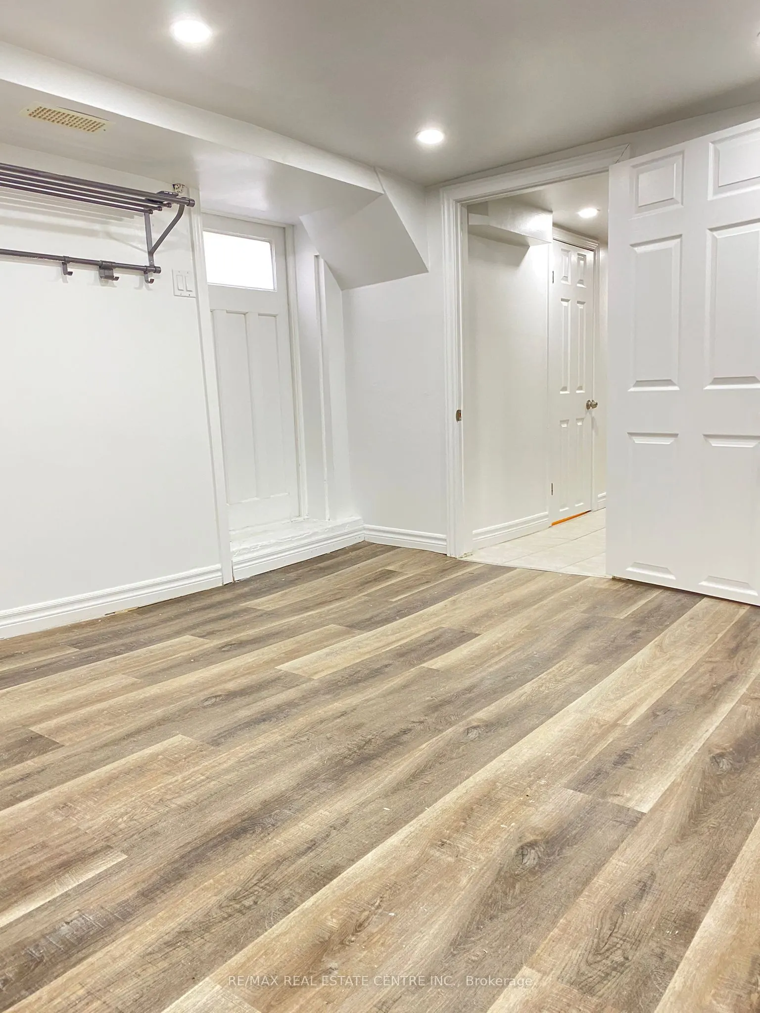 472 Lansdowne Avenue #Lower
