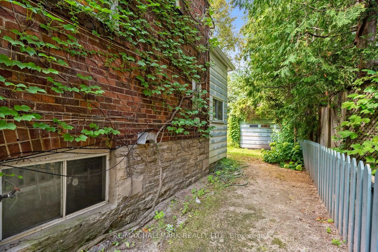 48 Chatsworth Drive