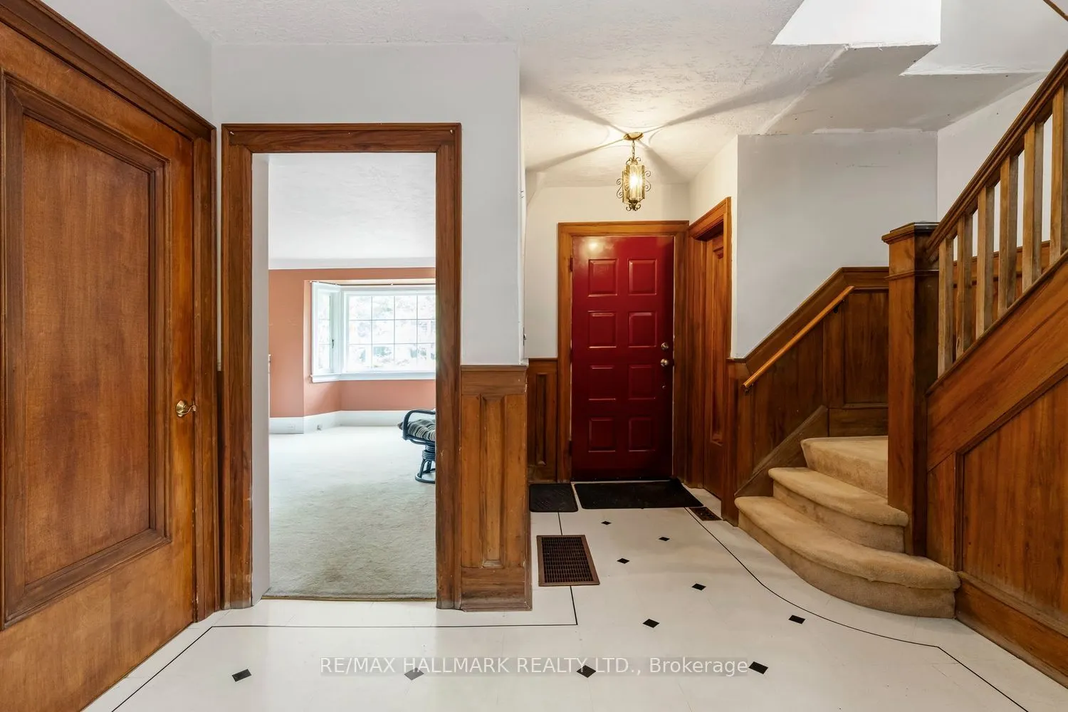 48 Chatsworth Drive