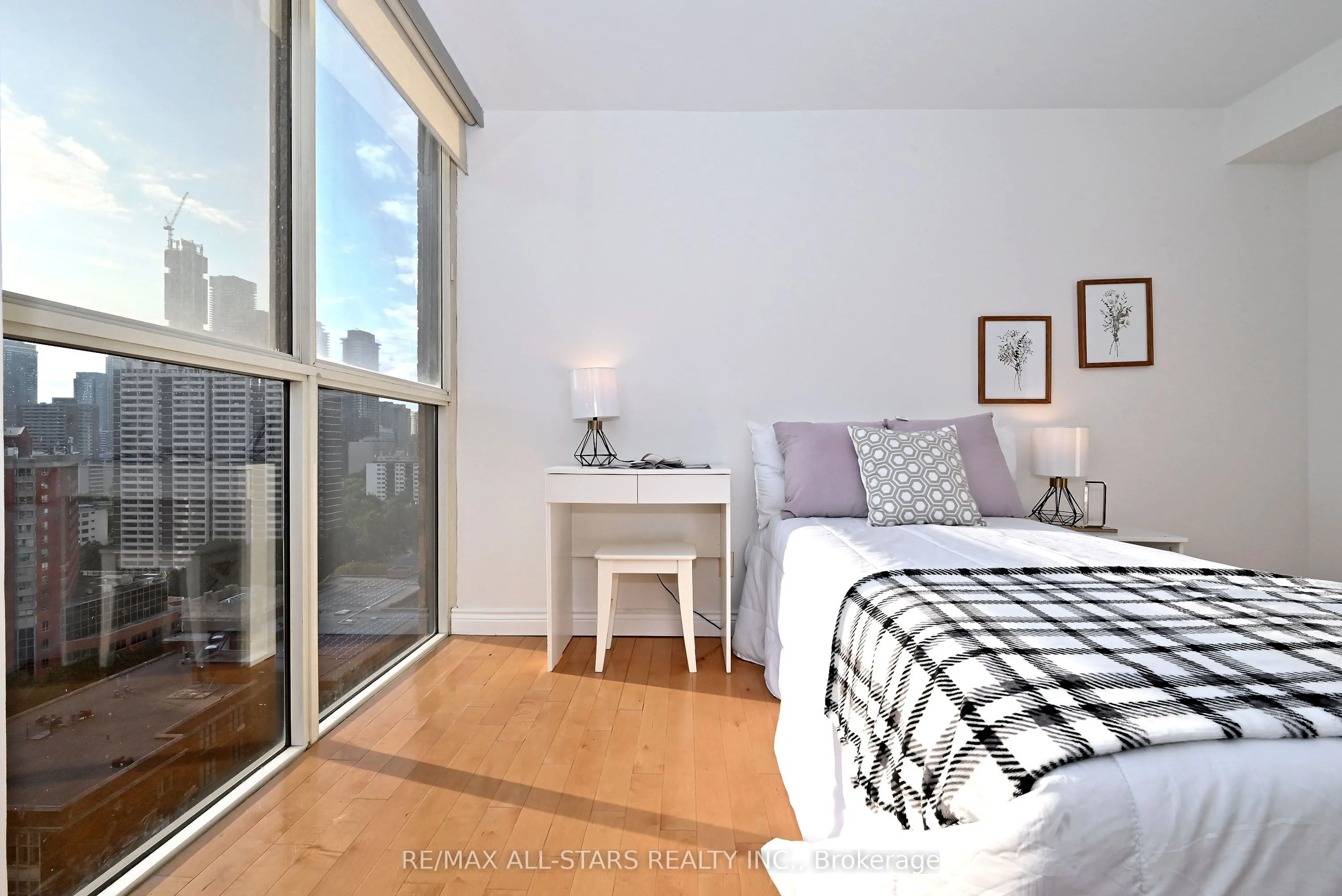 15 Maitland Place #2112
