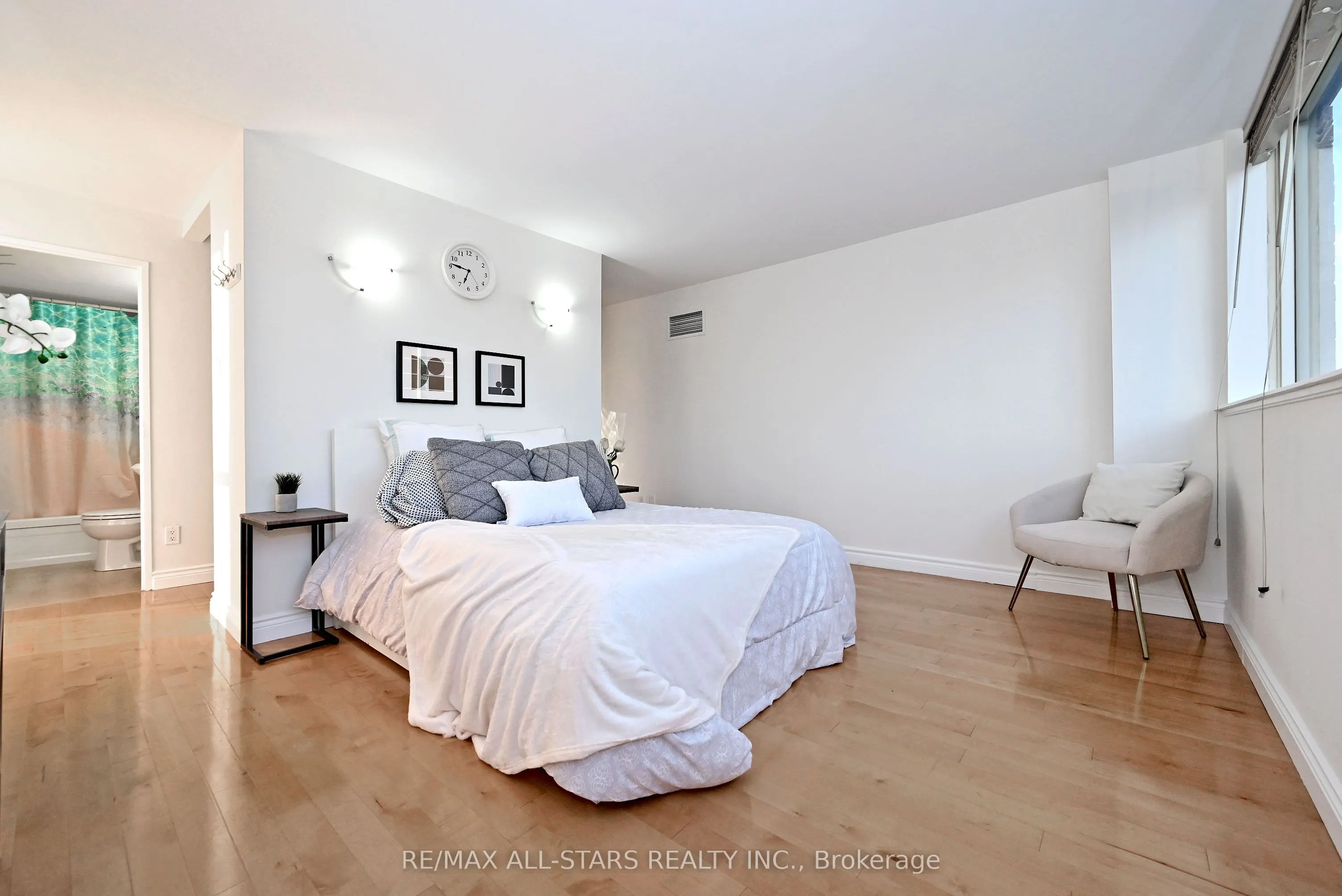 15 Maitland Place #2112
