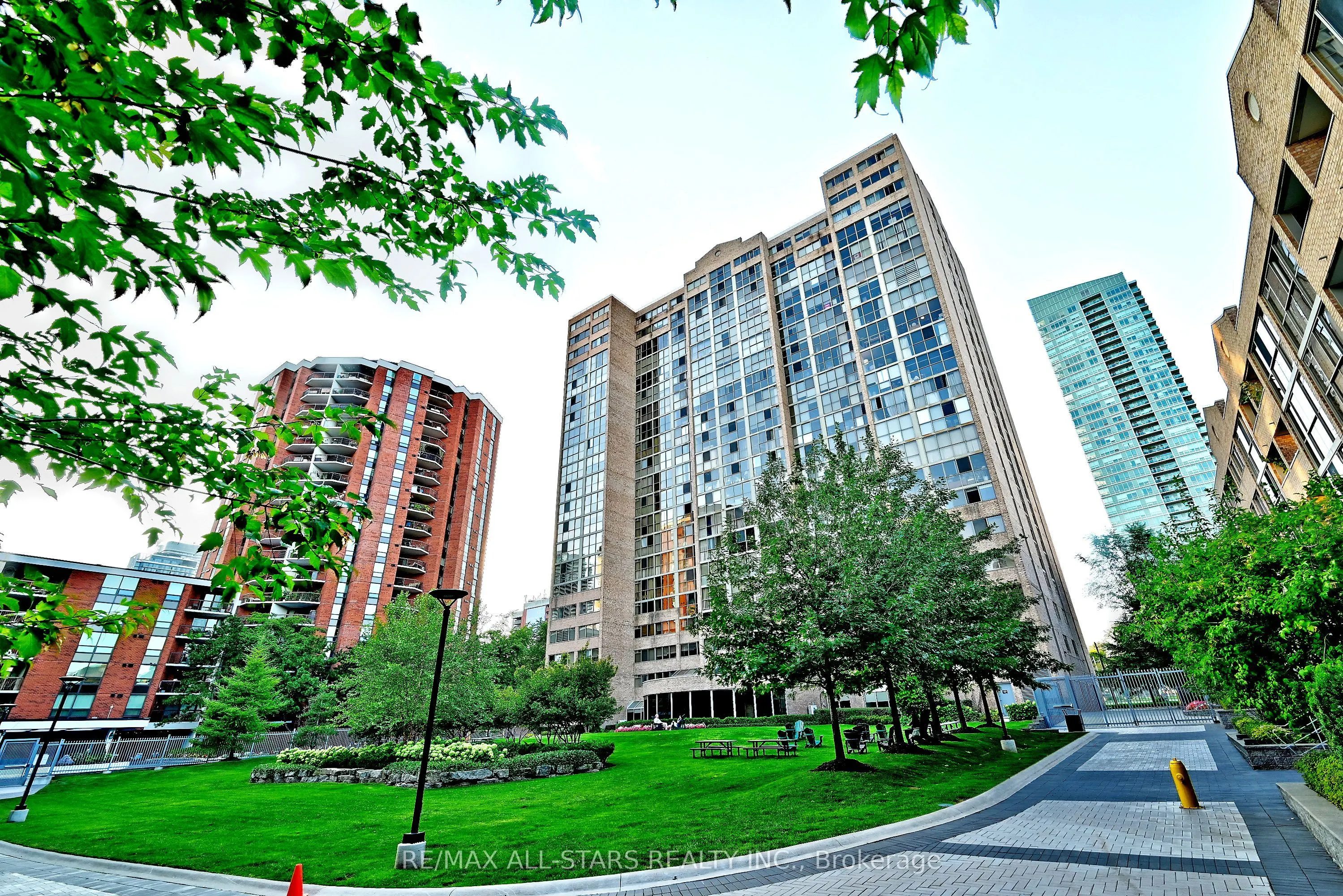 15 Maitland Place #2112
