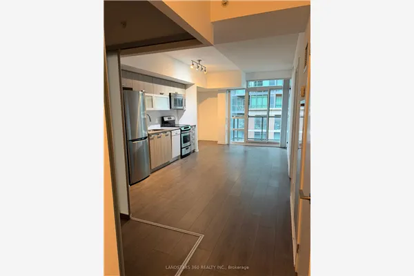 68 Abell Street #823