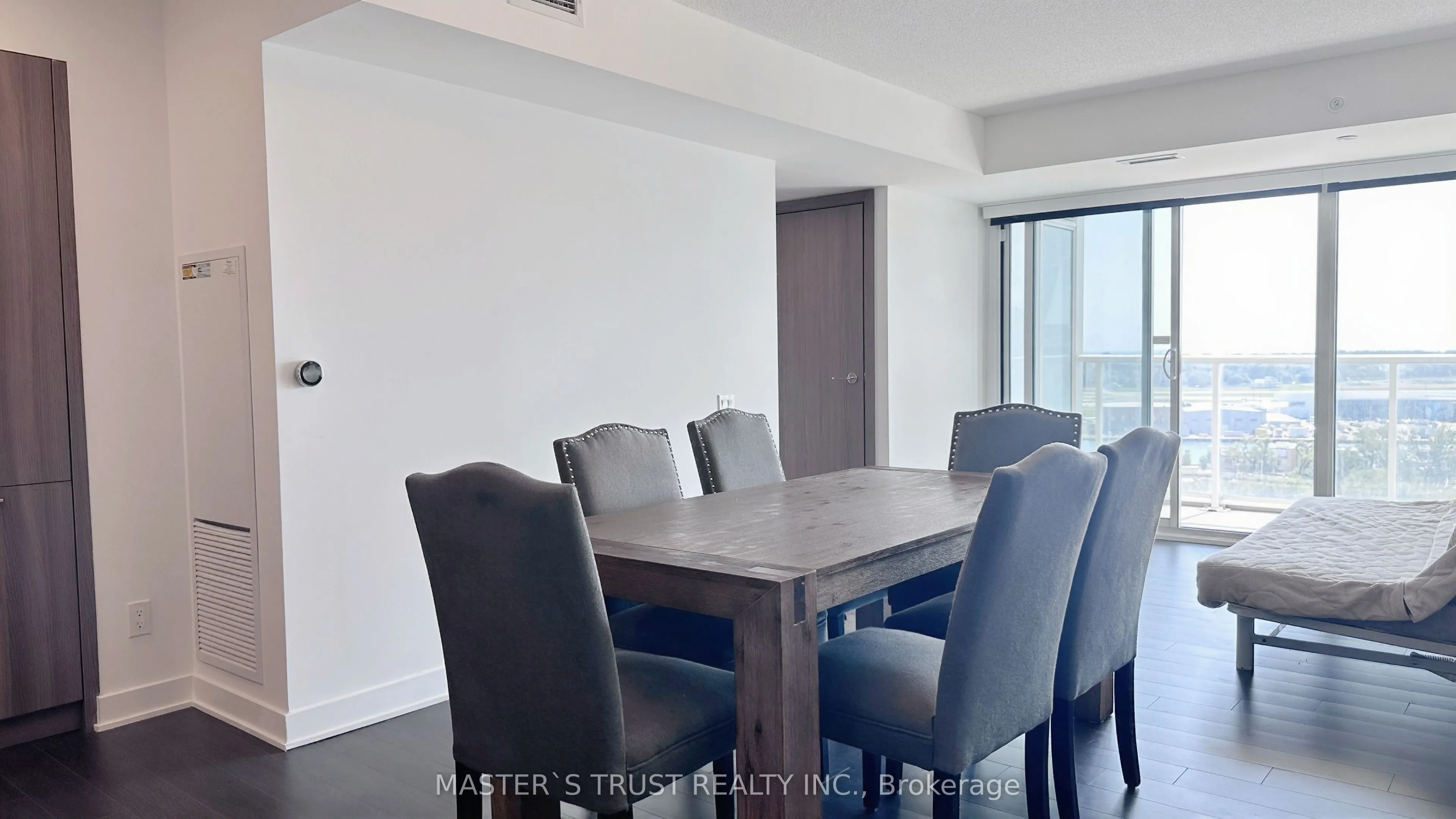 17 Bathurst Street #1715