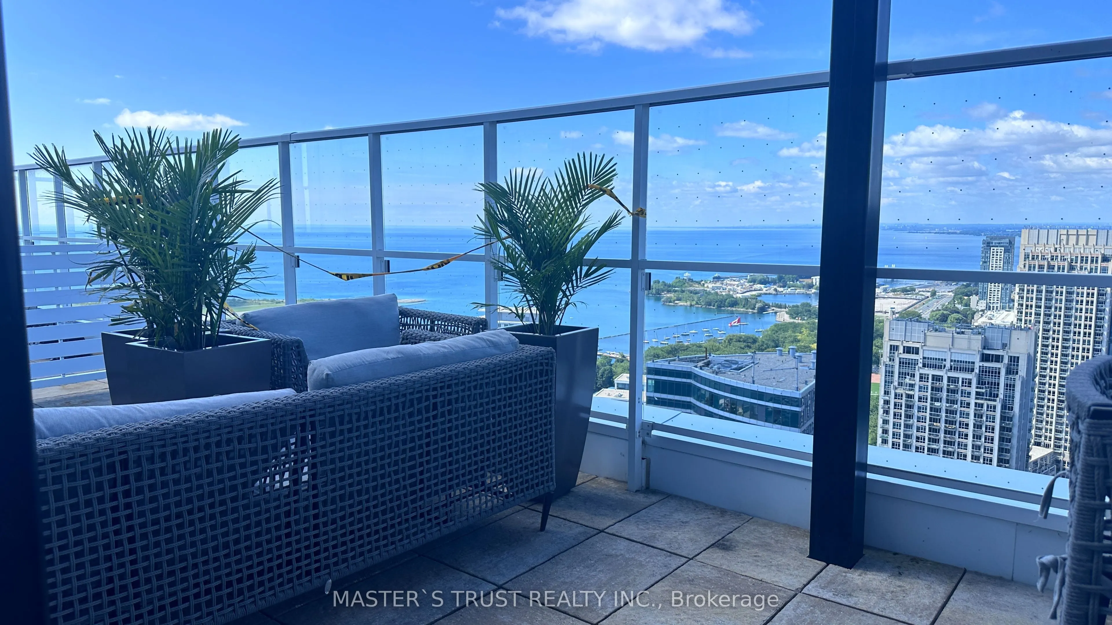 17 Bathurst Street #1715