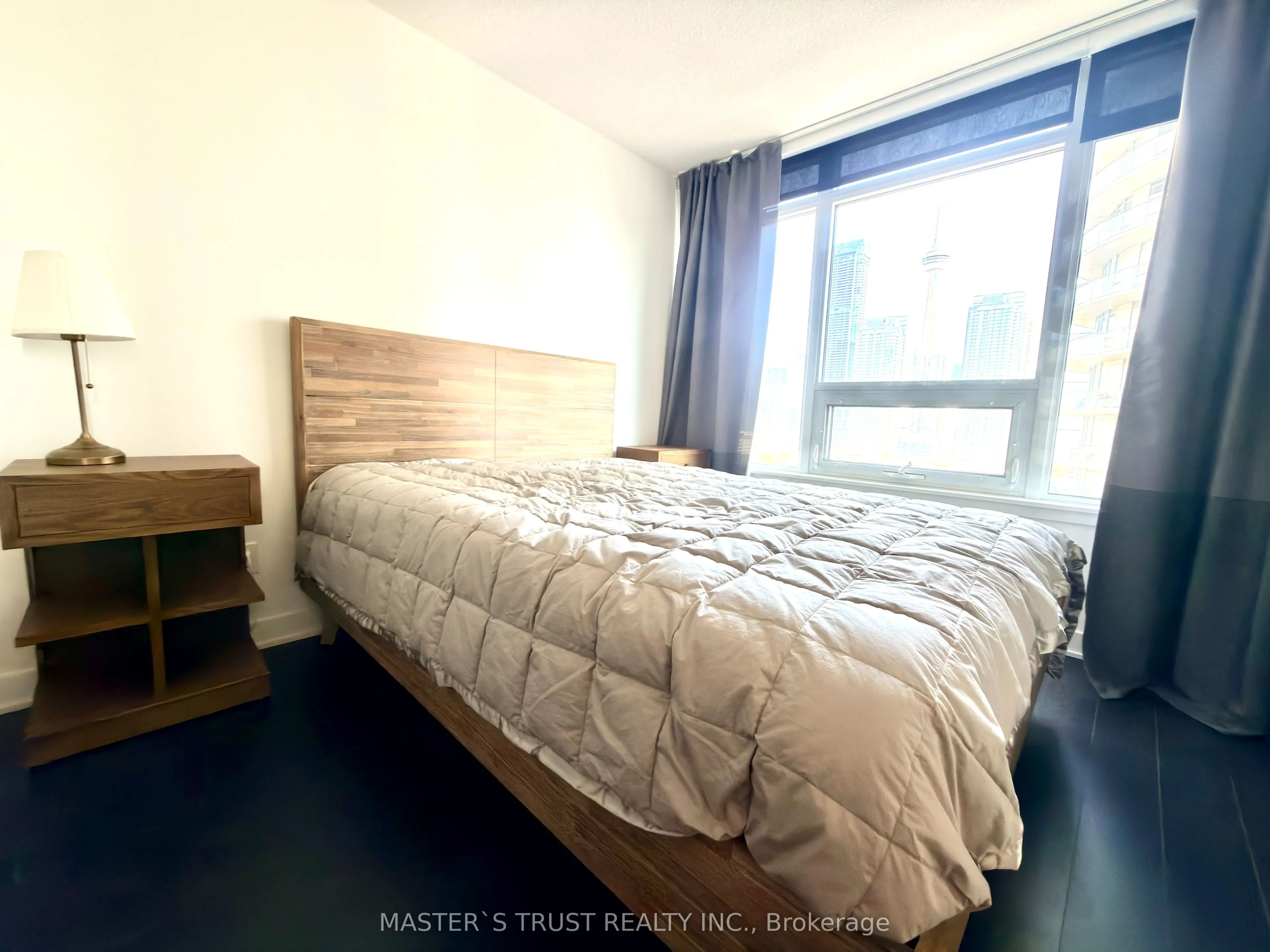 17 Bathurst Street #1715