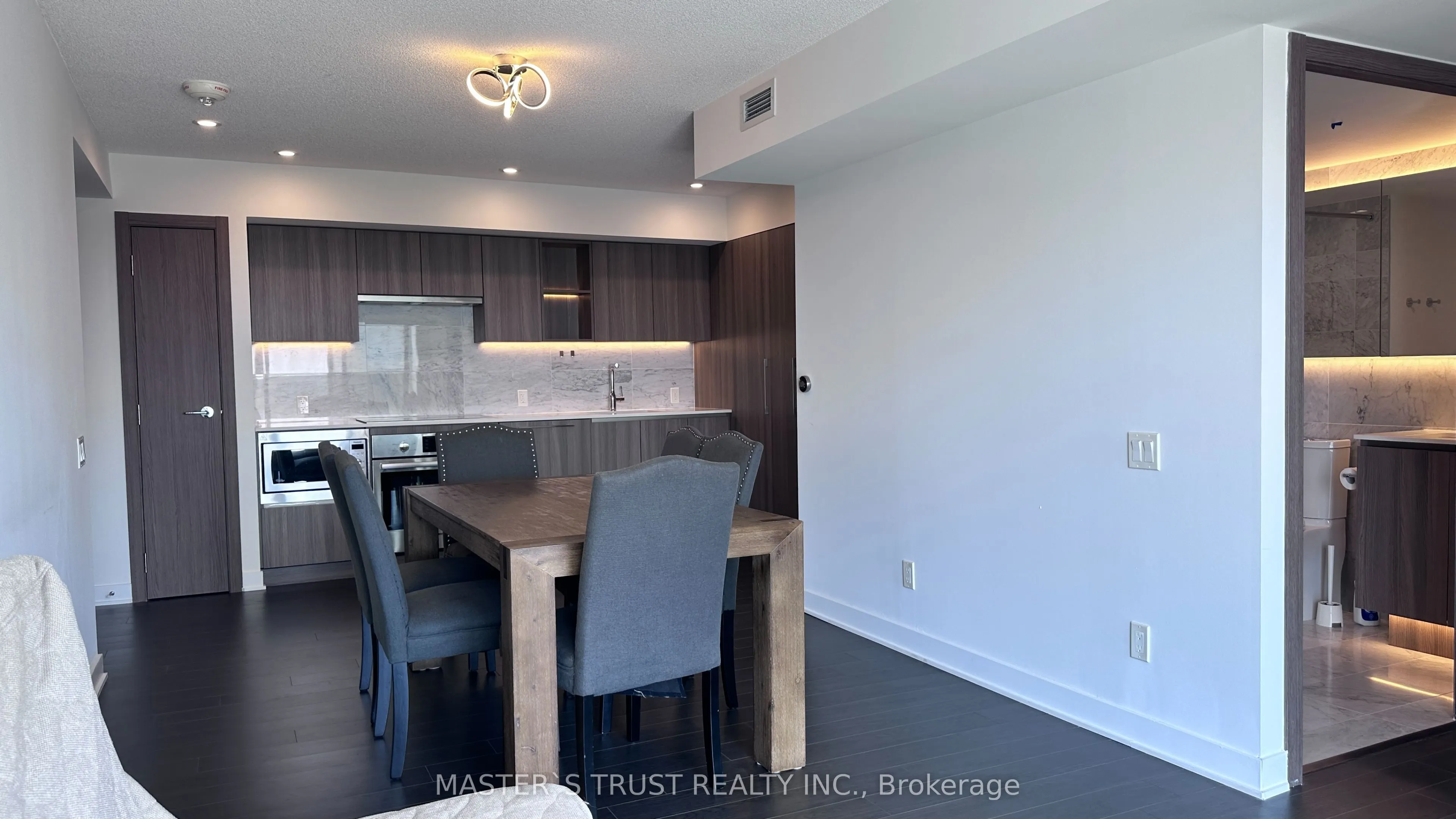 17 Bathurst Street #1715