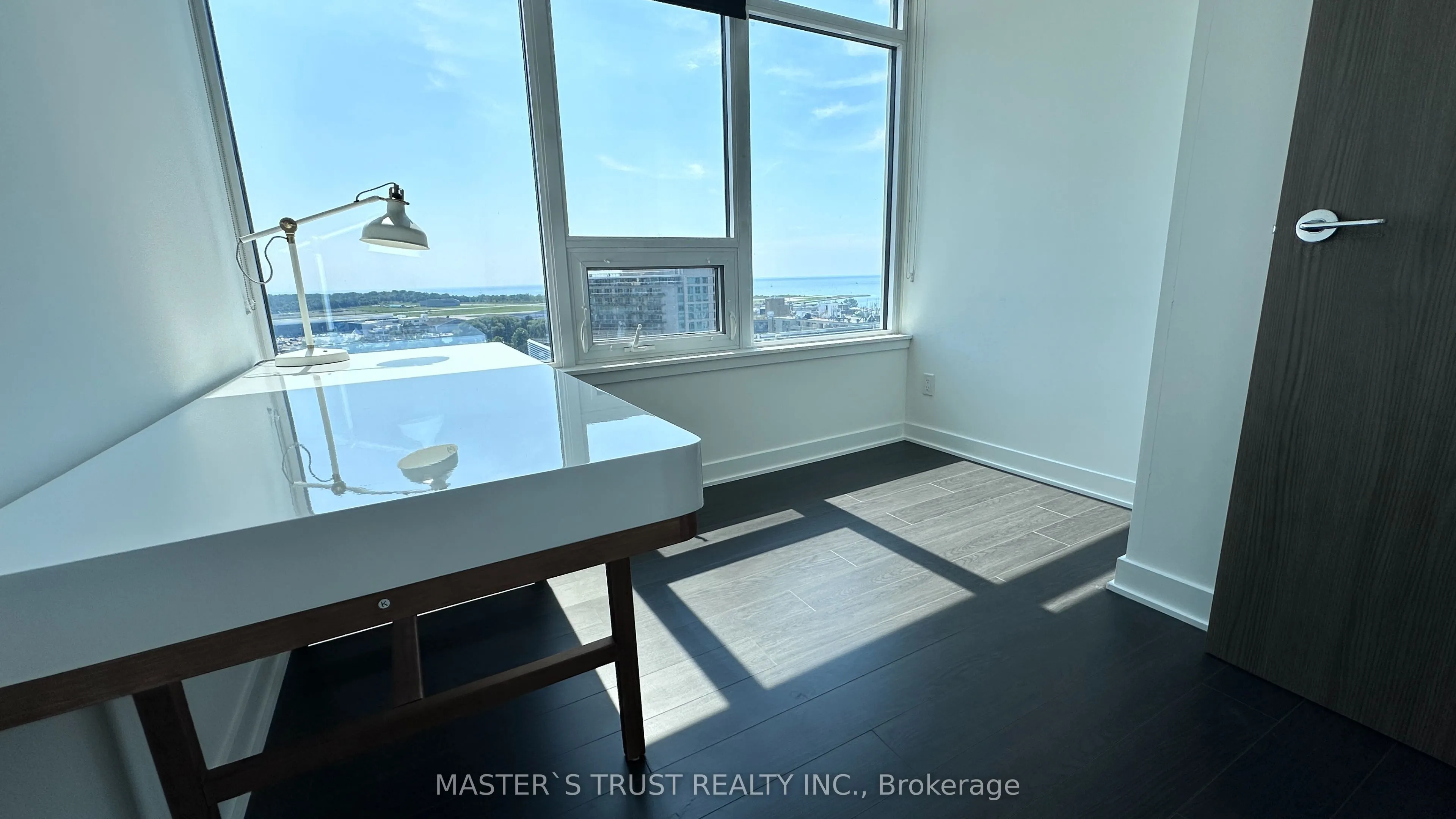 17 Bathurst Street #1715