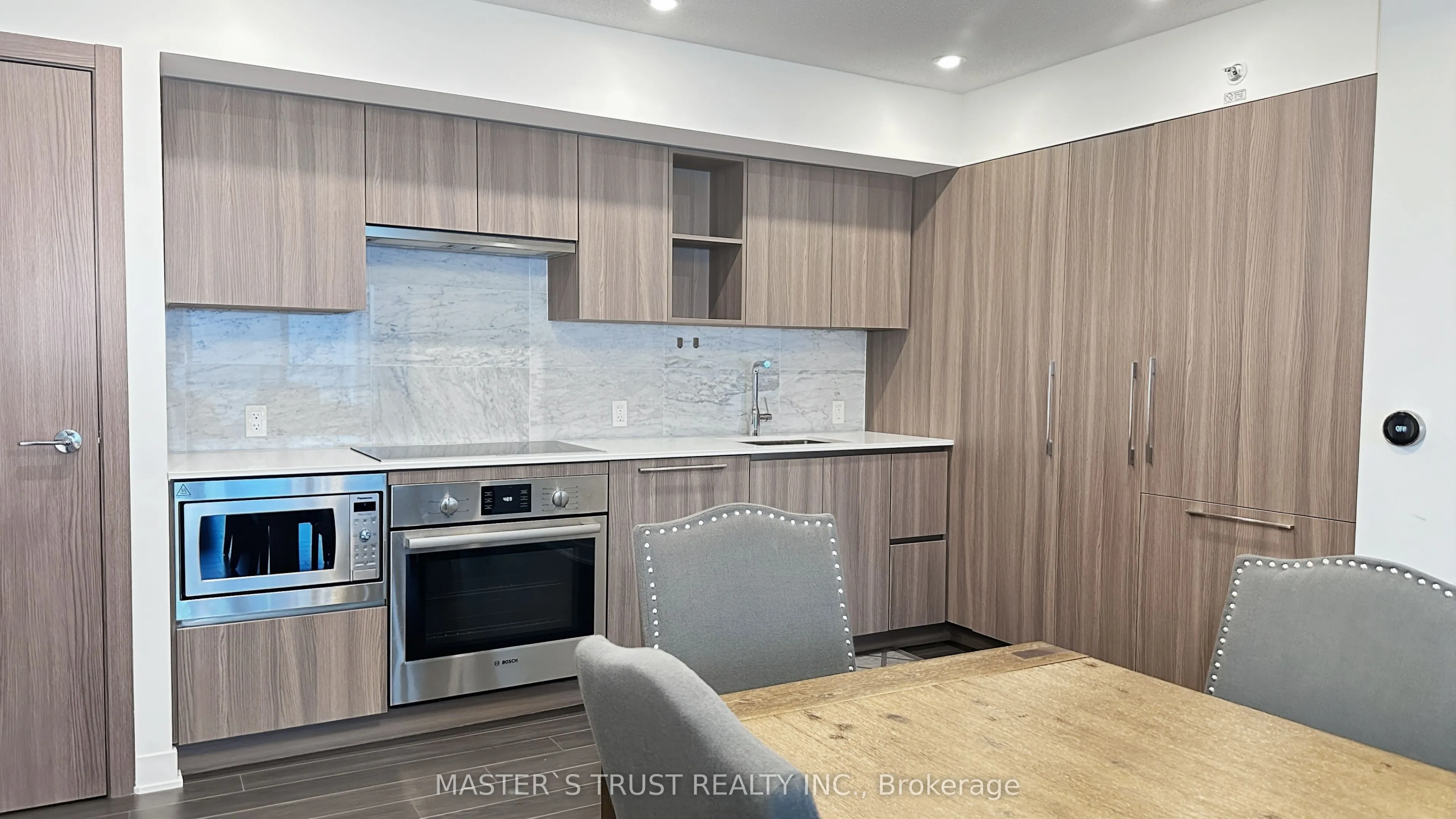 17 Bathurst Street #1715