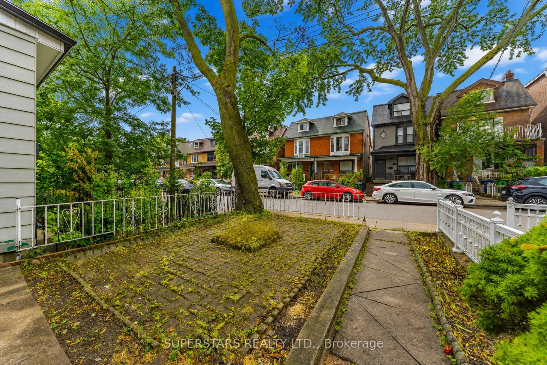 105 Bellwoods Avenue