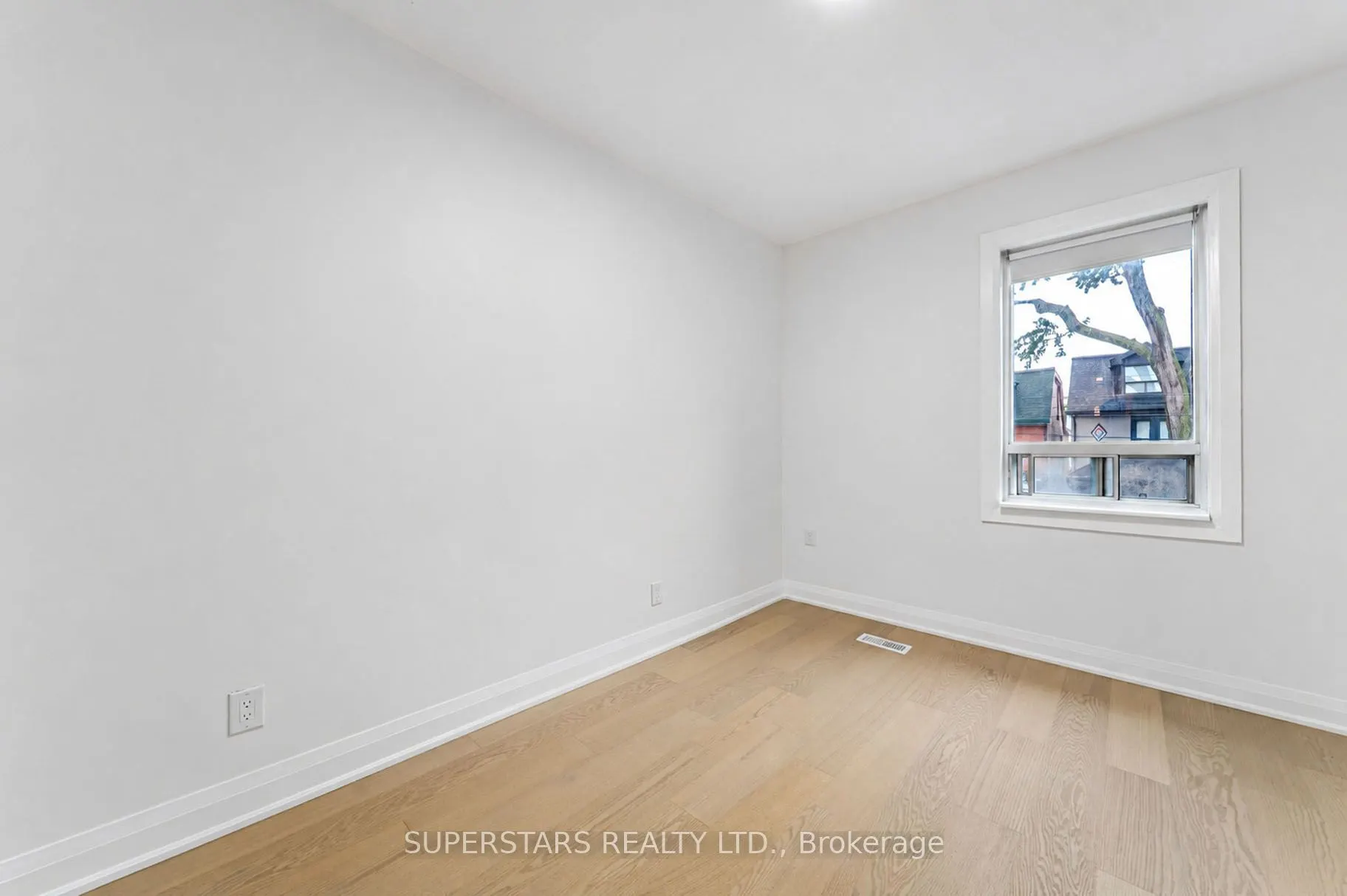 105 Bellwoods Avenue
