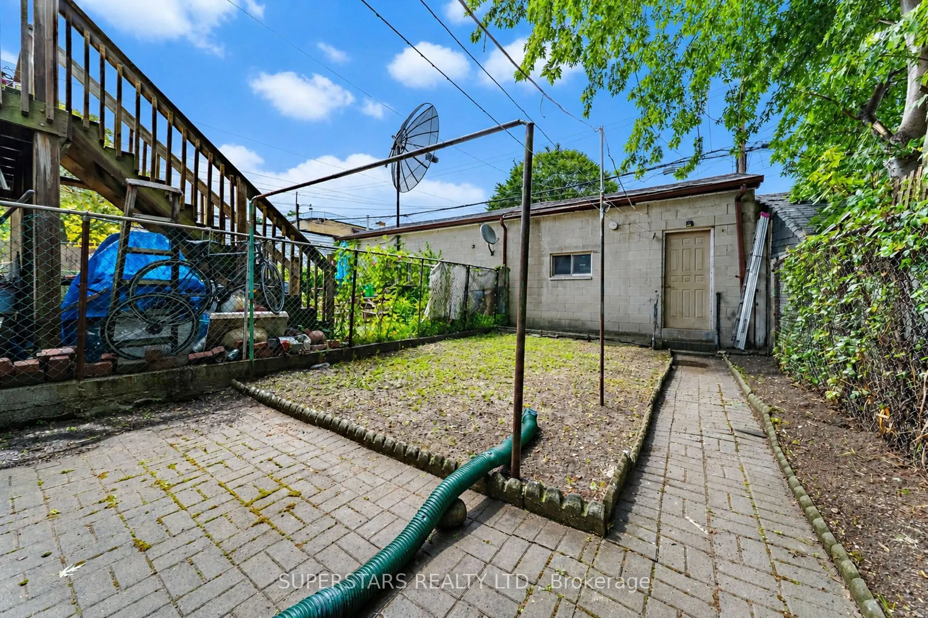 105 Bellwoods Avenue