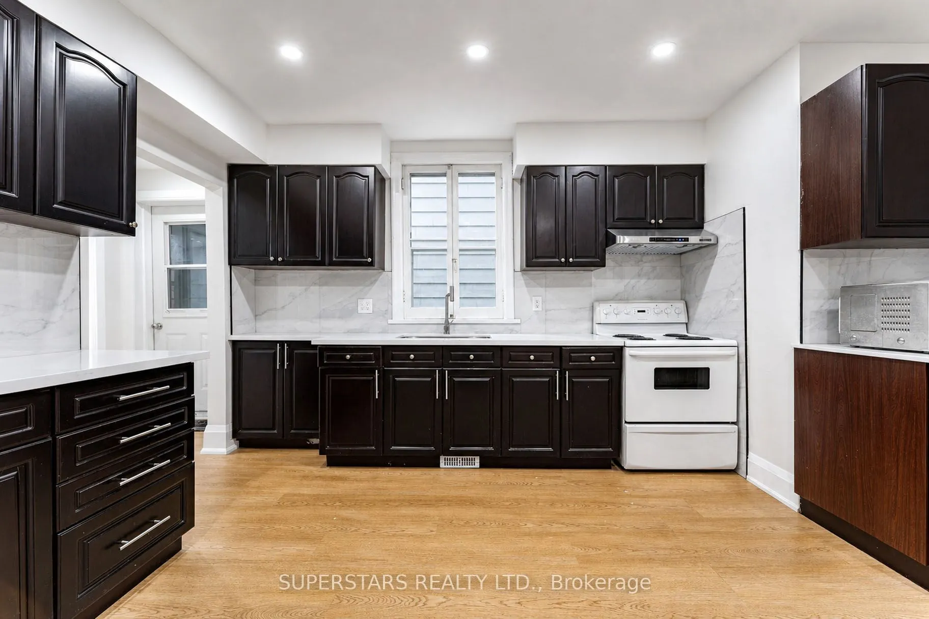 105 Bellwoods Avenue