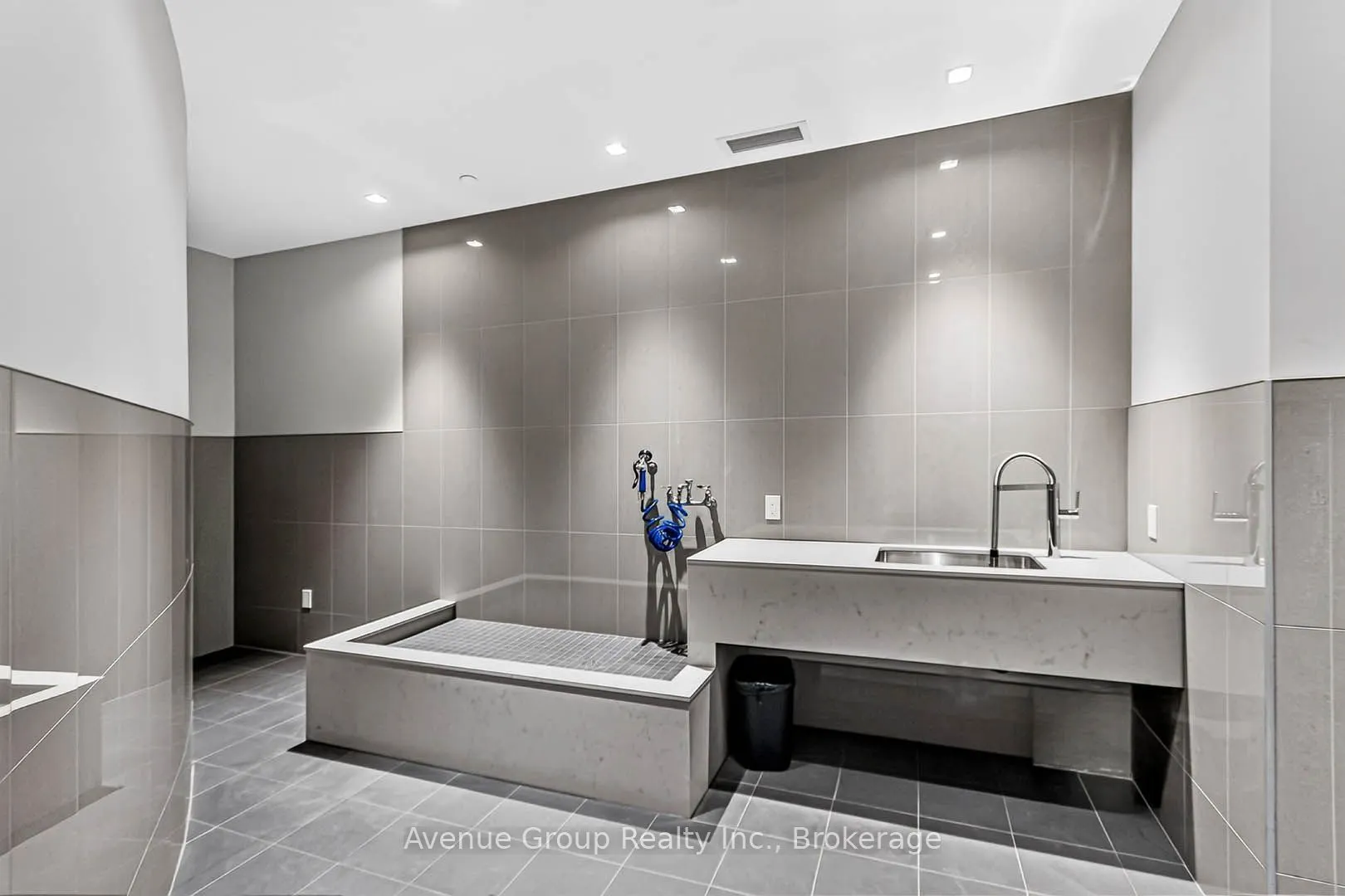8 Tippett Road #616