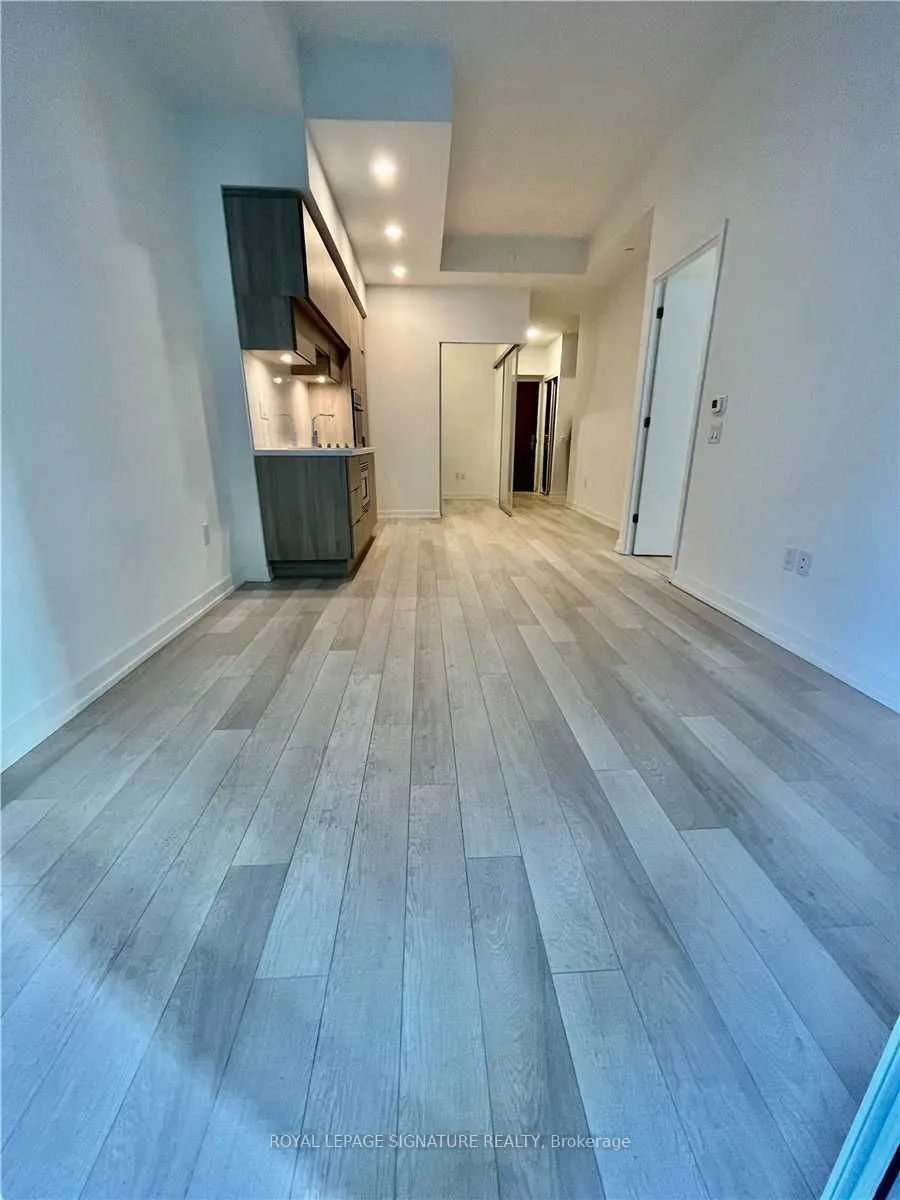 39 Roehampton Avenue #308