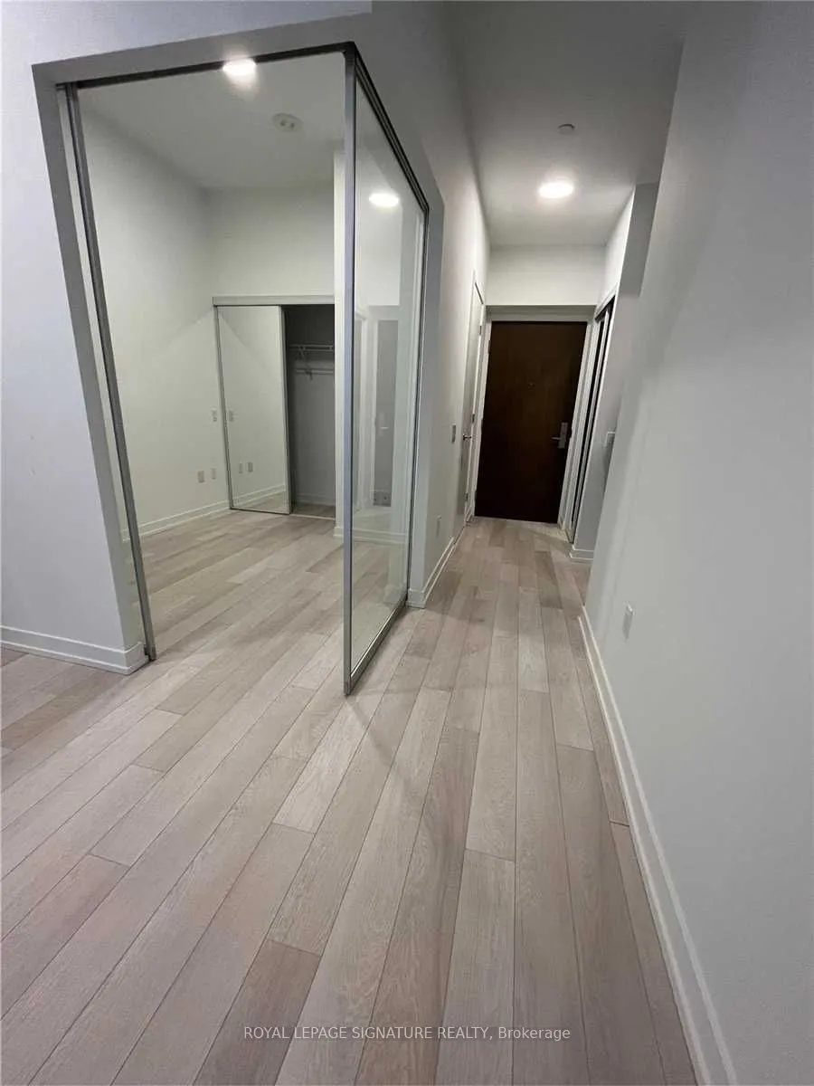 39 Roehampton Avenue #308