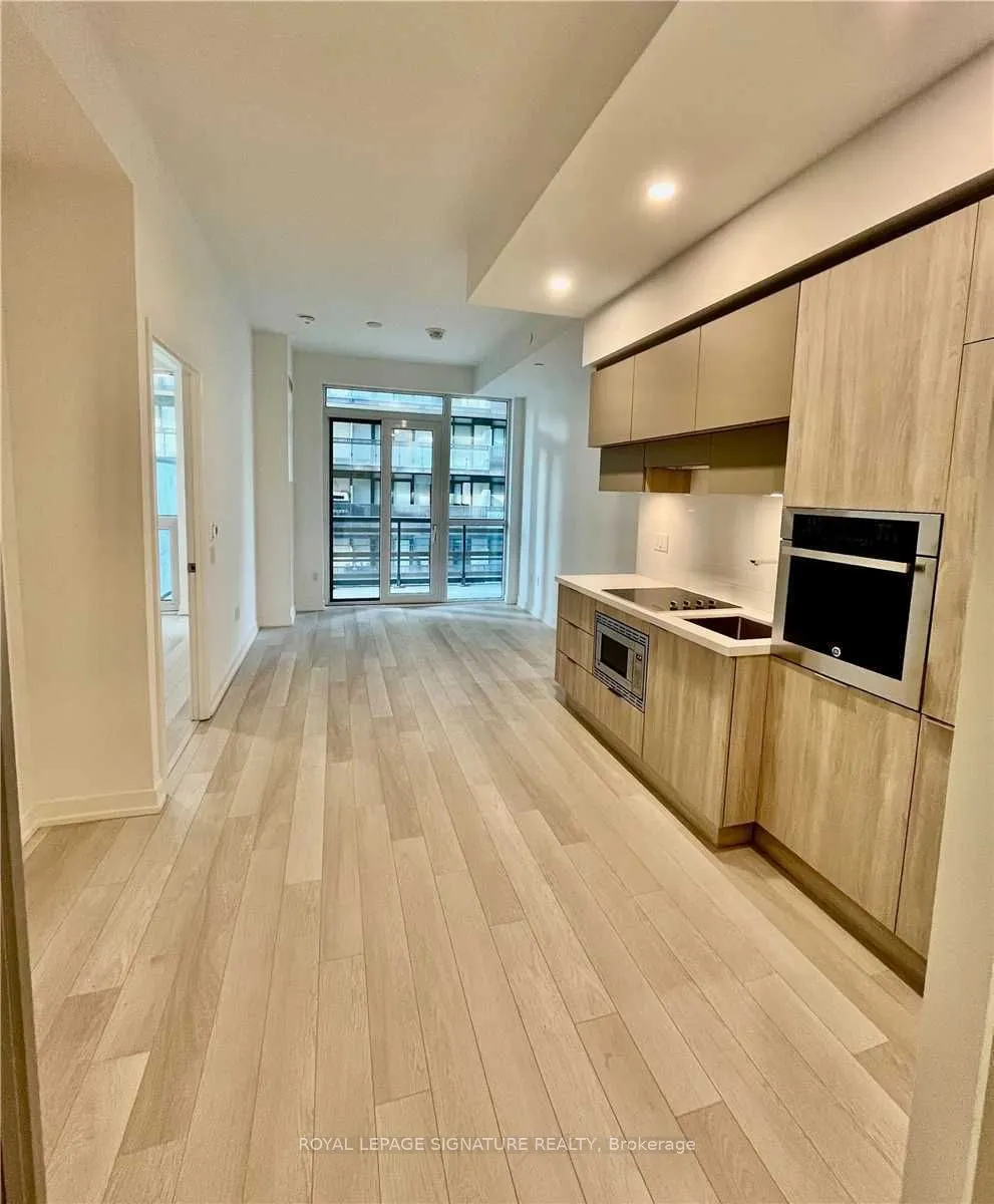 39 Roehampton Avenue #308