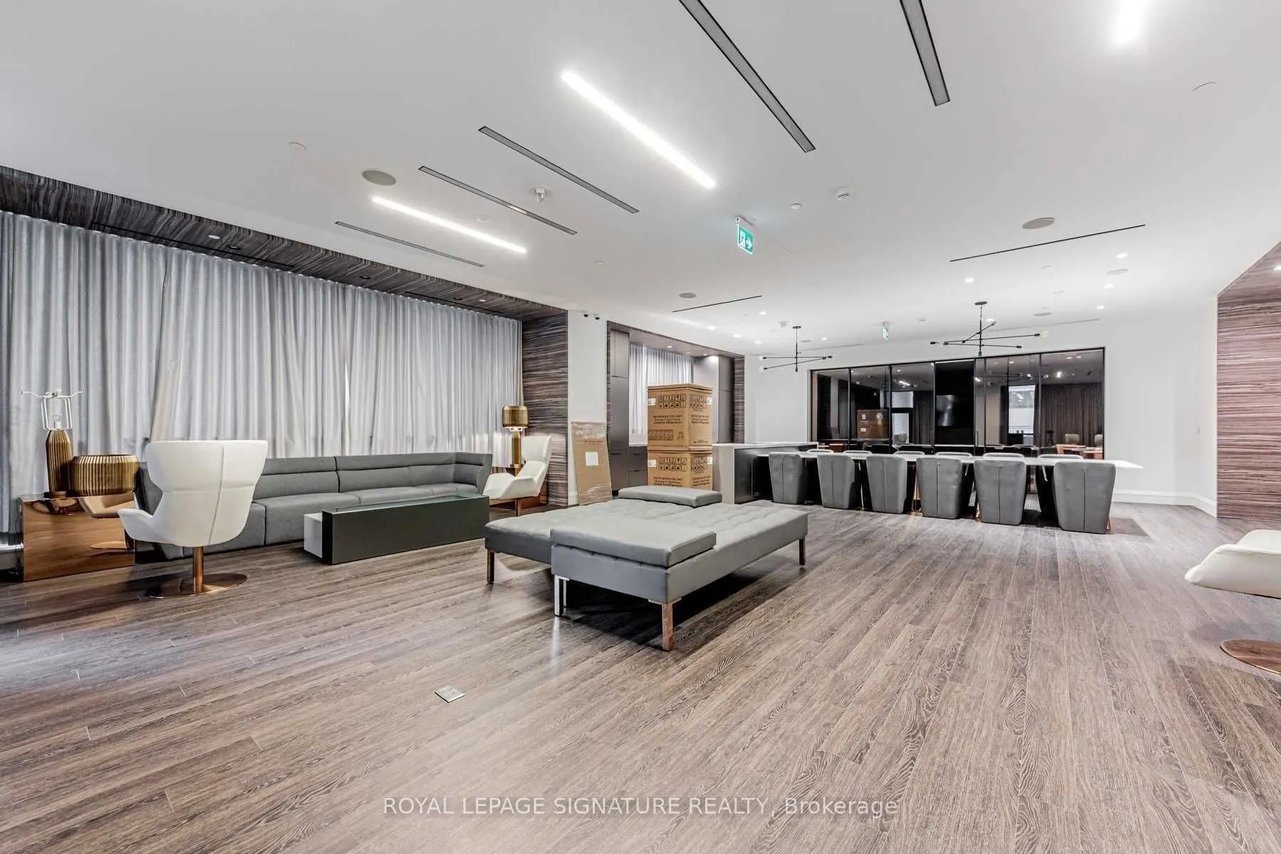 39 Roehampton Avenue #308