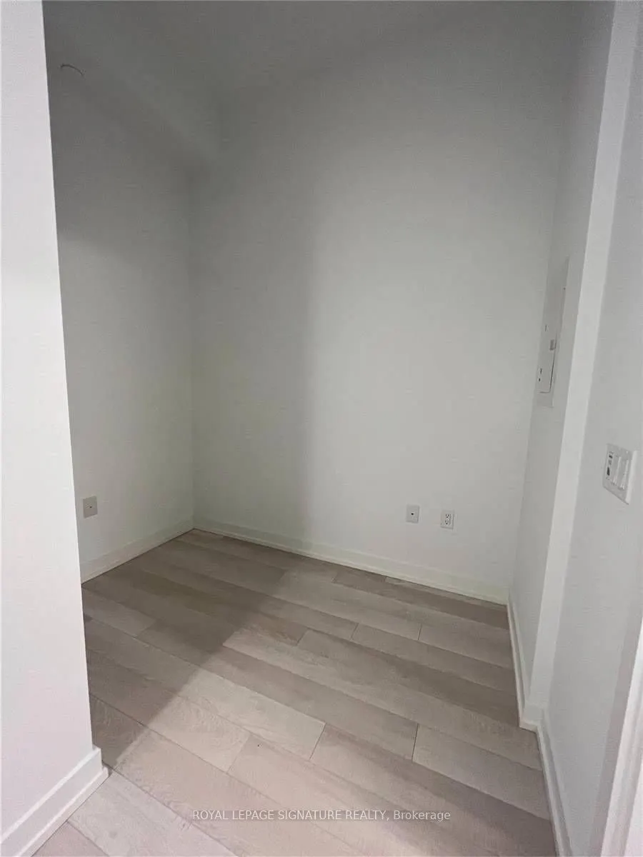 39 Roehampton Avenue #308