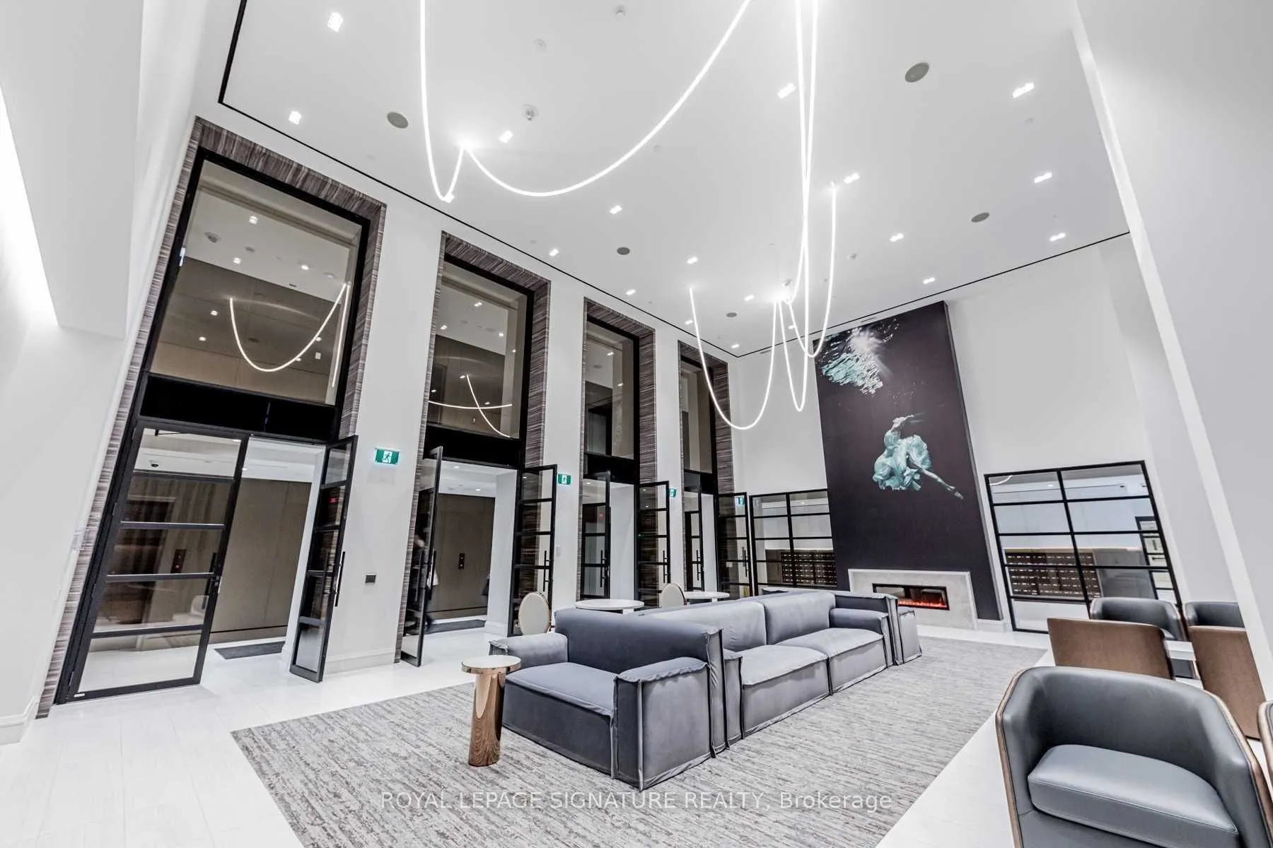 39 Roehampton Avenue #308