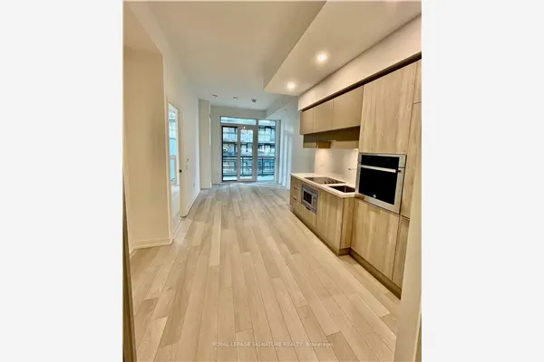 39 Roehampton Avenue #308