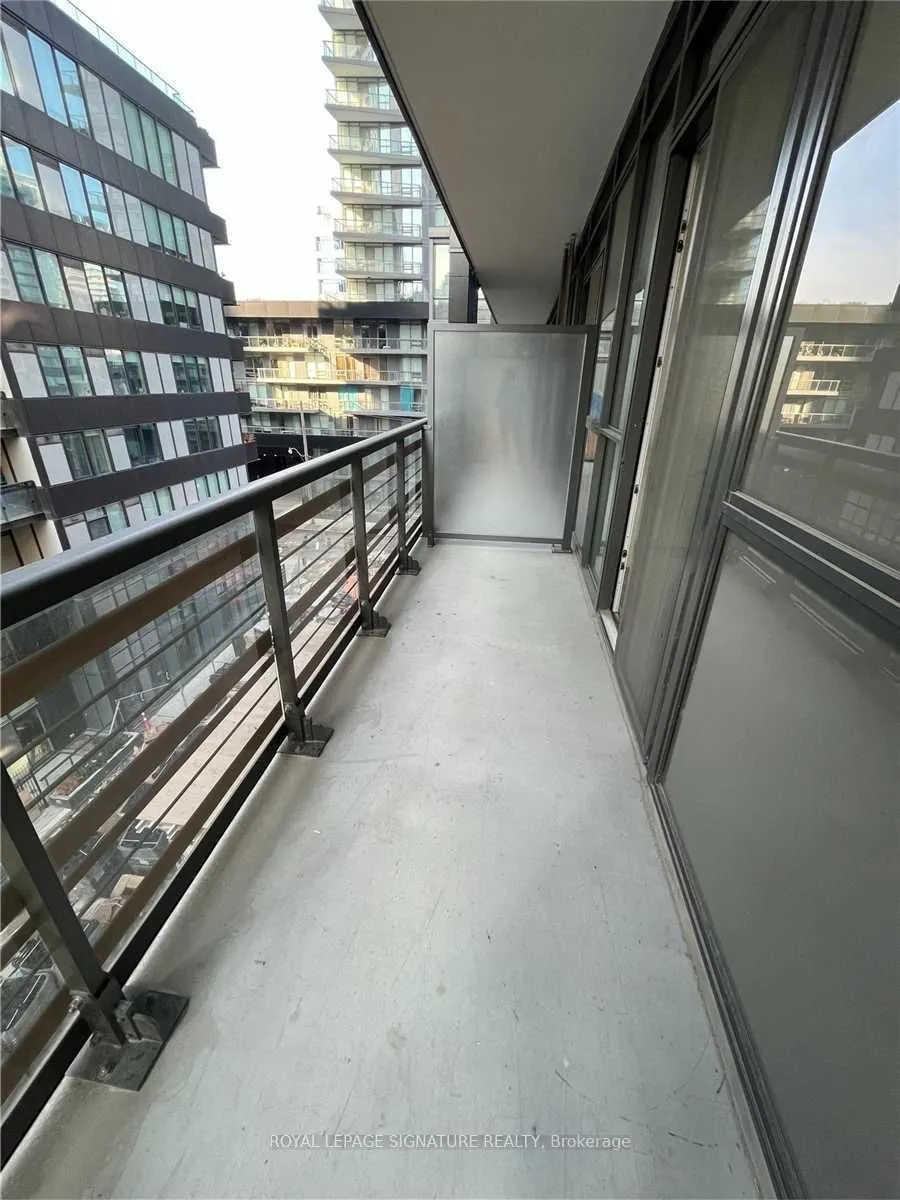 39 Roehampton Avenue #308