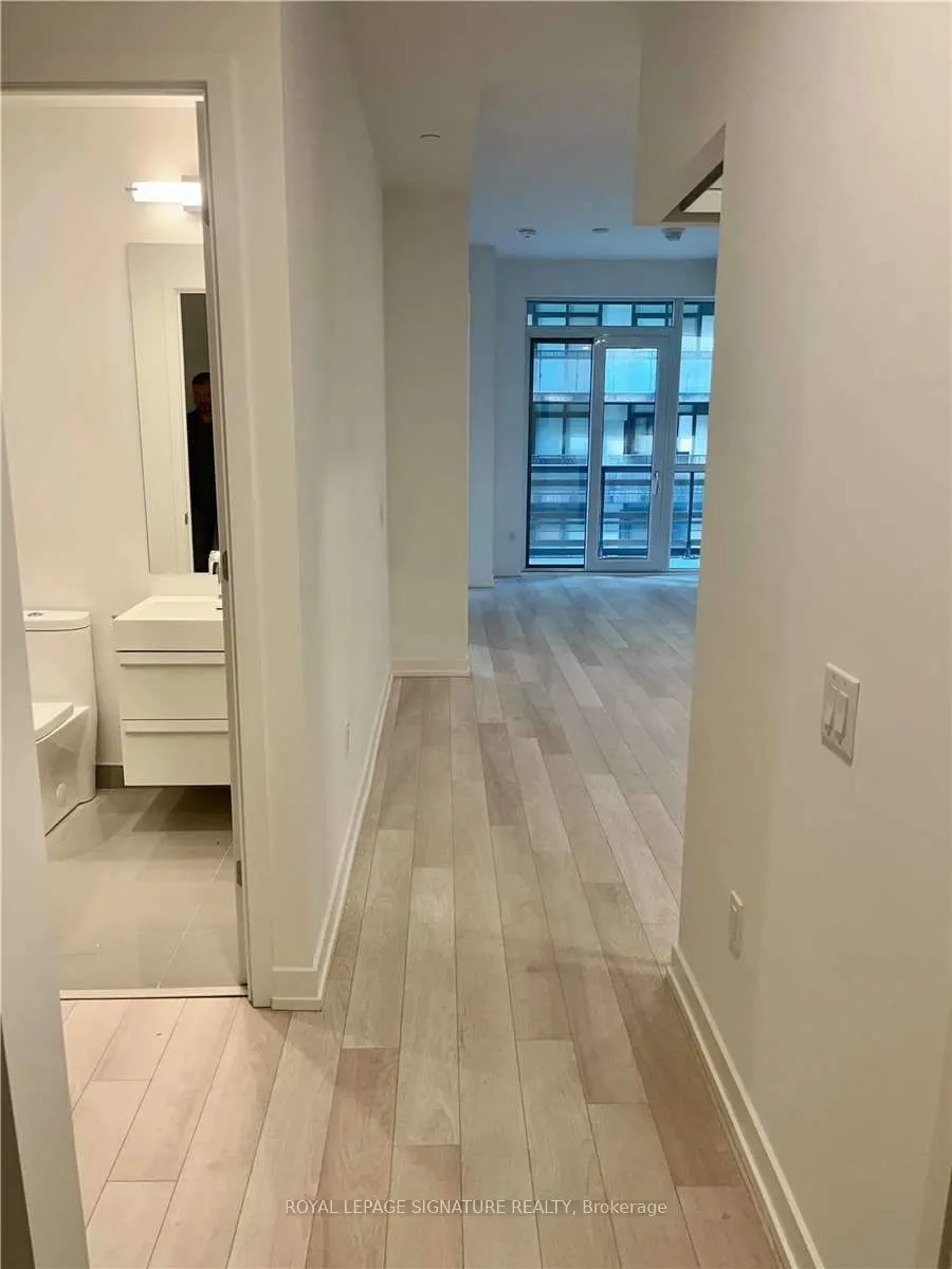 39 Roehampton Avenue #308