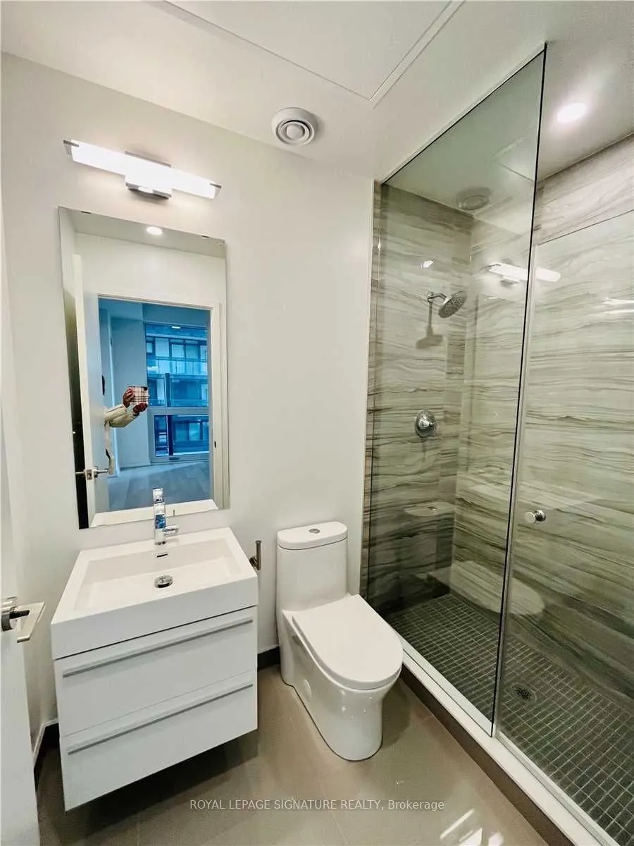 39 Roehampton Avenue #308