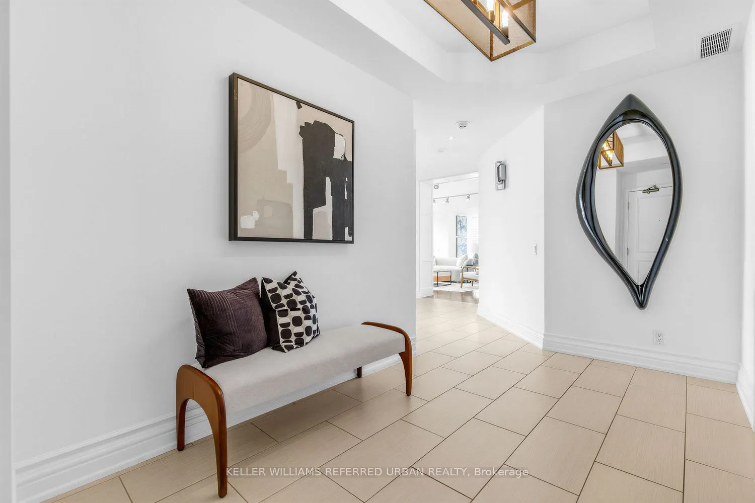 38 Avenue Road #1802