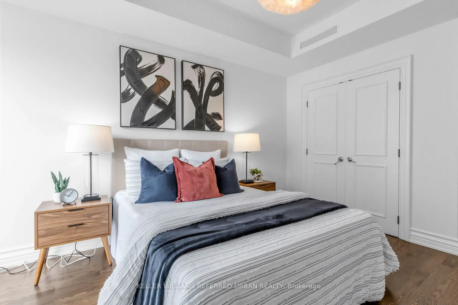 38 Avenue Road #1802