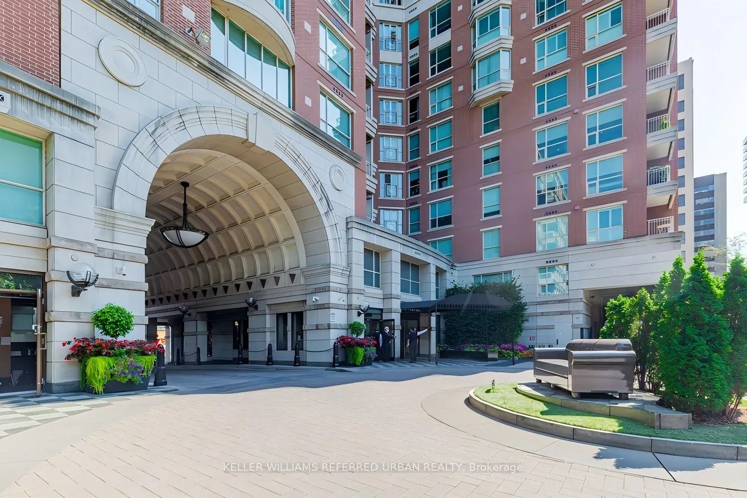 38 Avenue Road #1802
