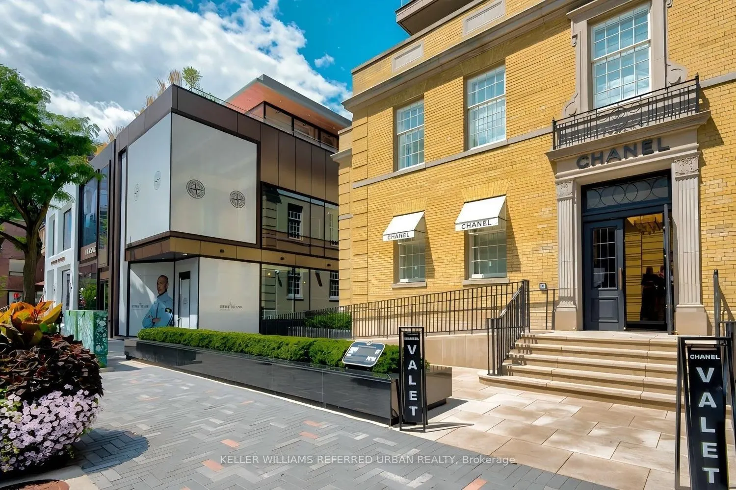 38 Avenue Road #1802
