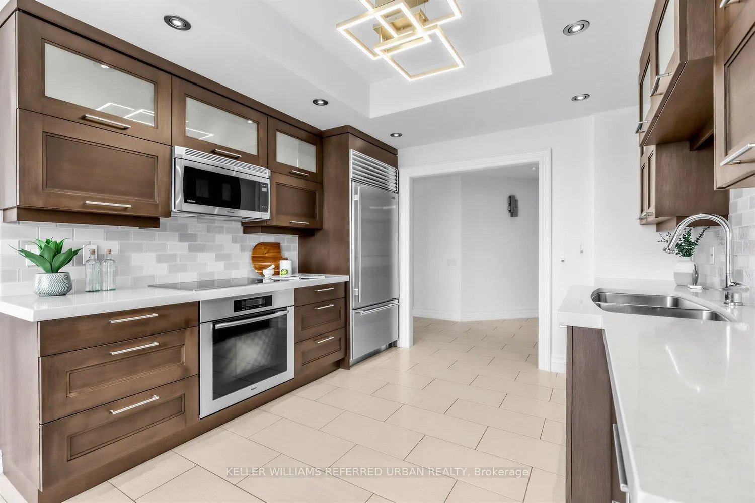 38 Avenue Road #1802