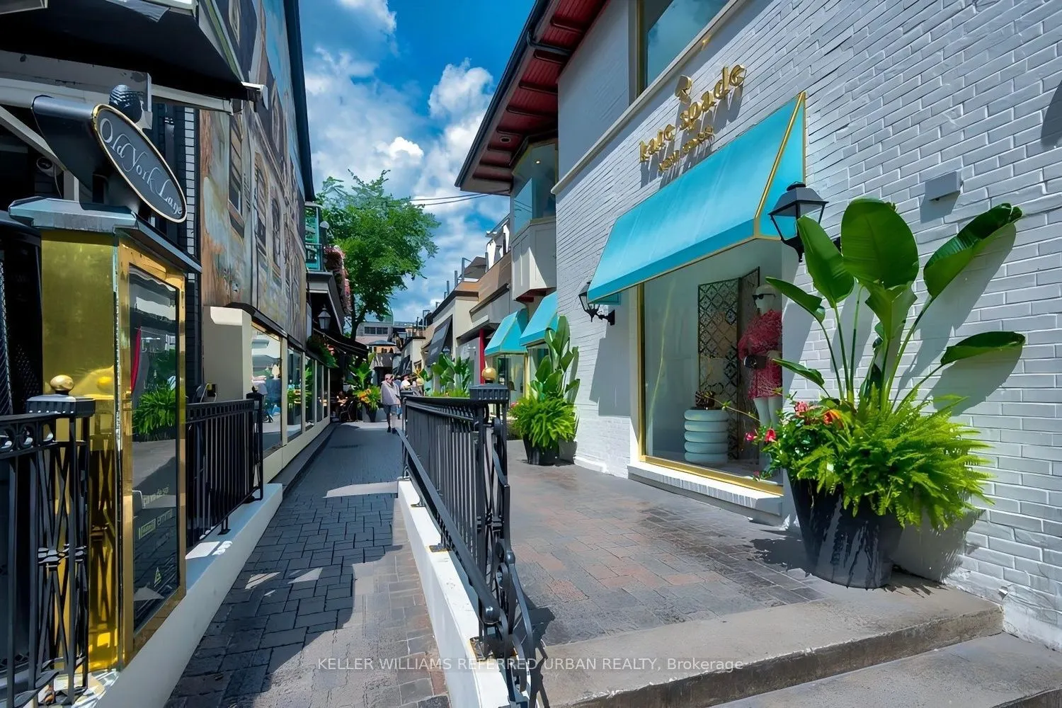 38 Avenue Road #1802