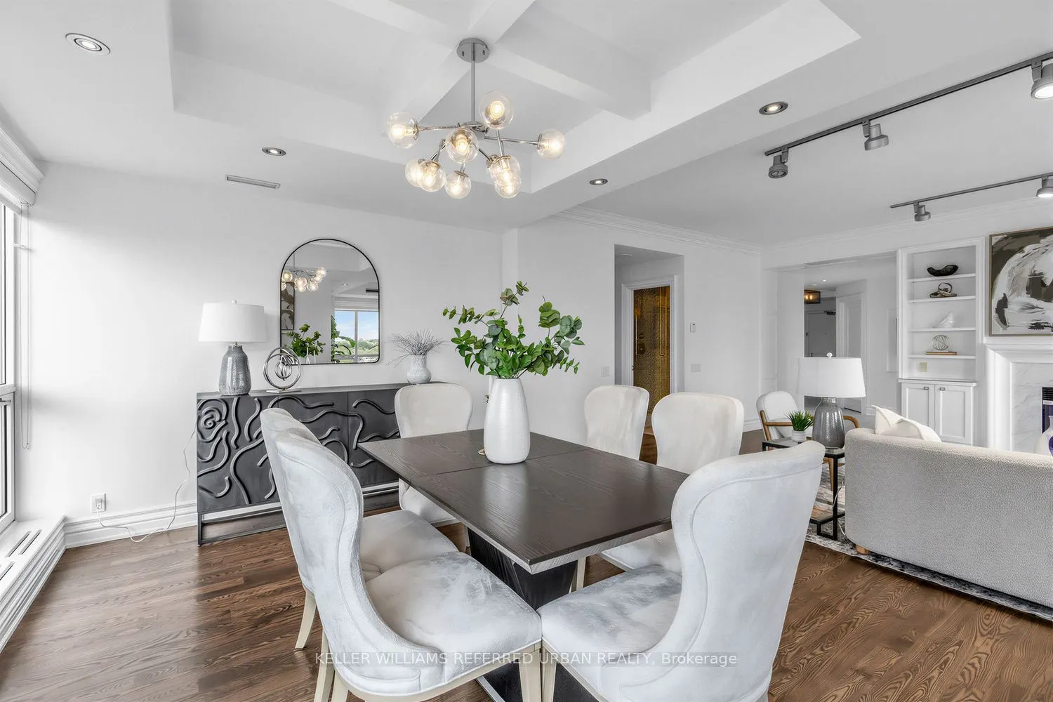 38 Avenue Road #1802