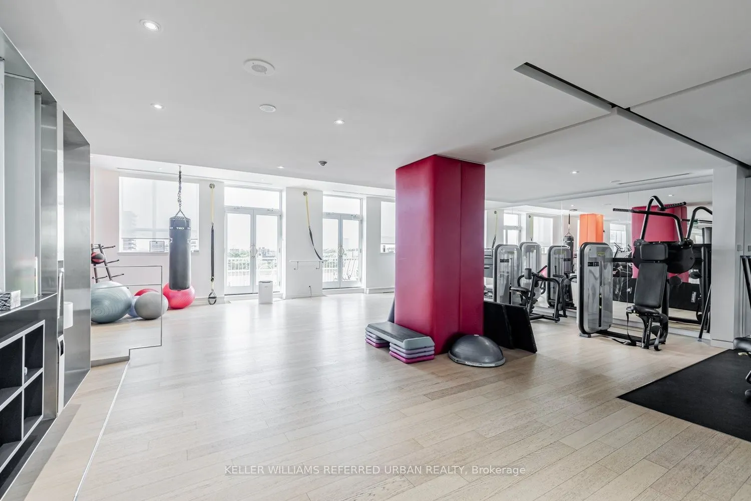 38 Avenue Road #1802
