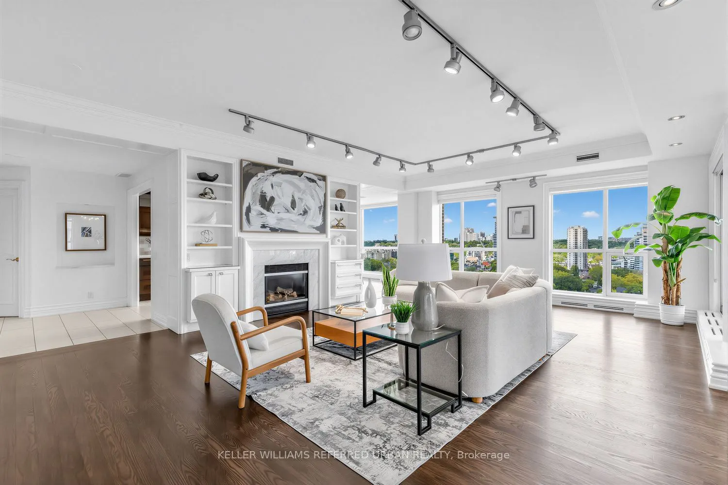 38 Avenue Road #1802