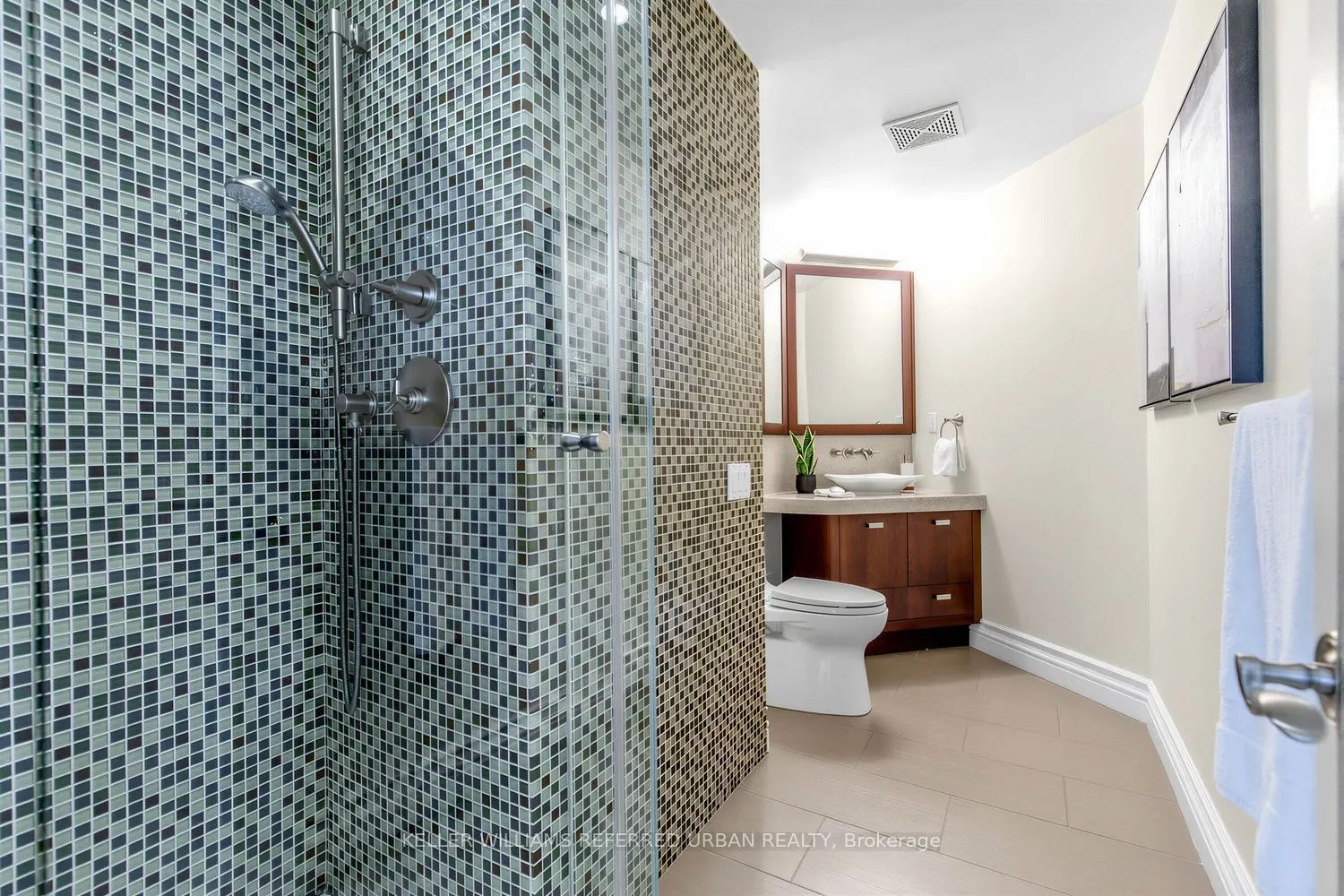 38 Avenue Road #1802