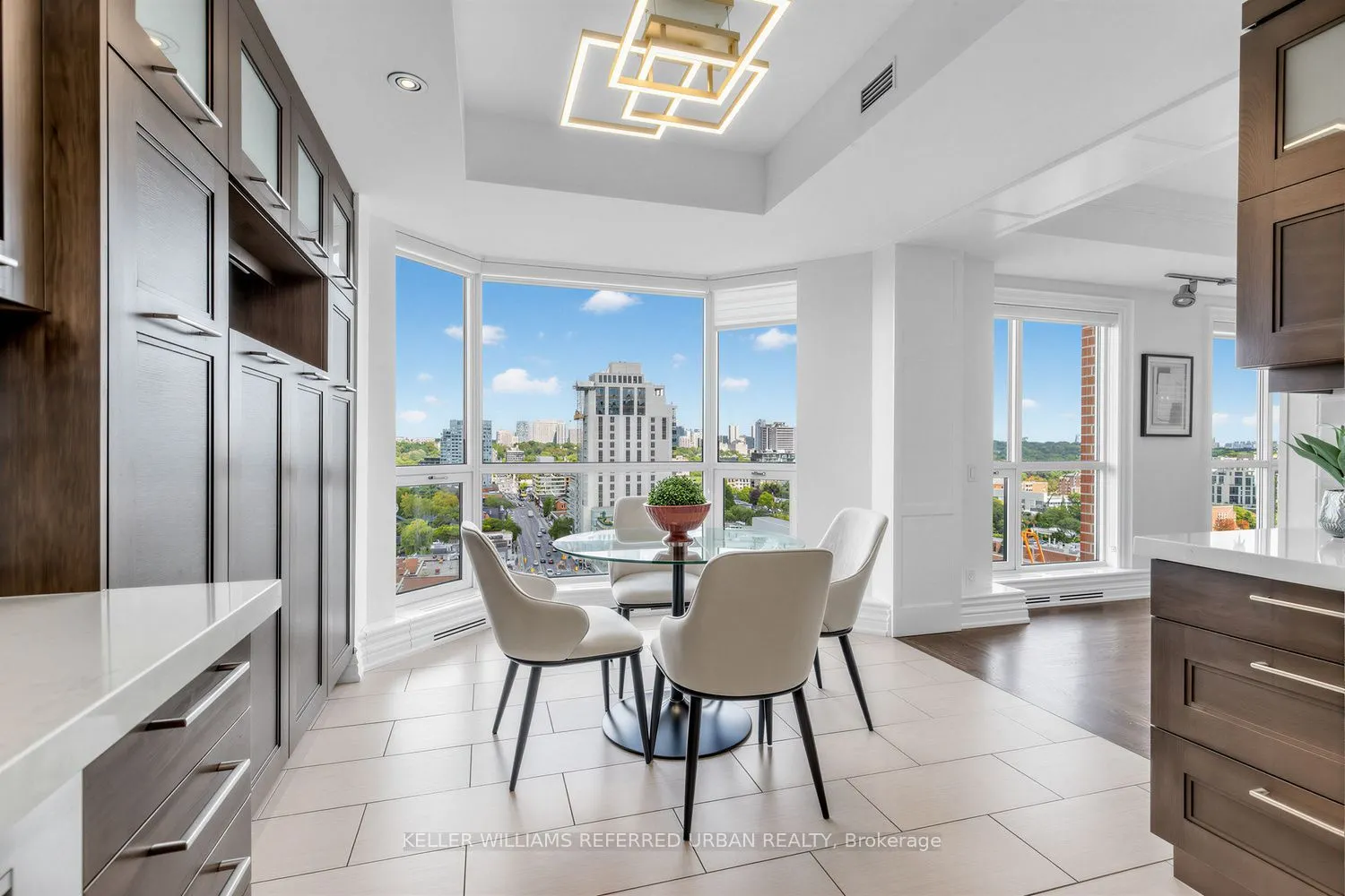 38 Avenue Road #1802
