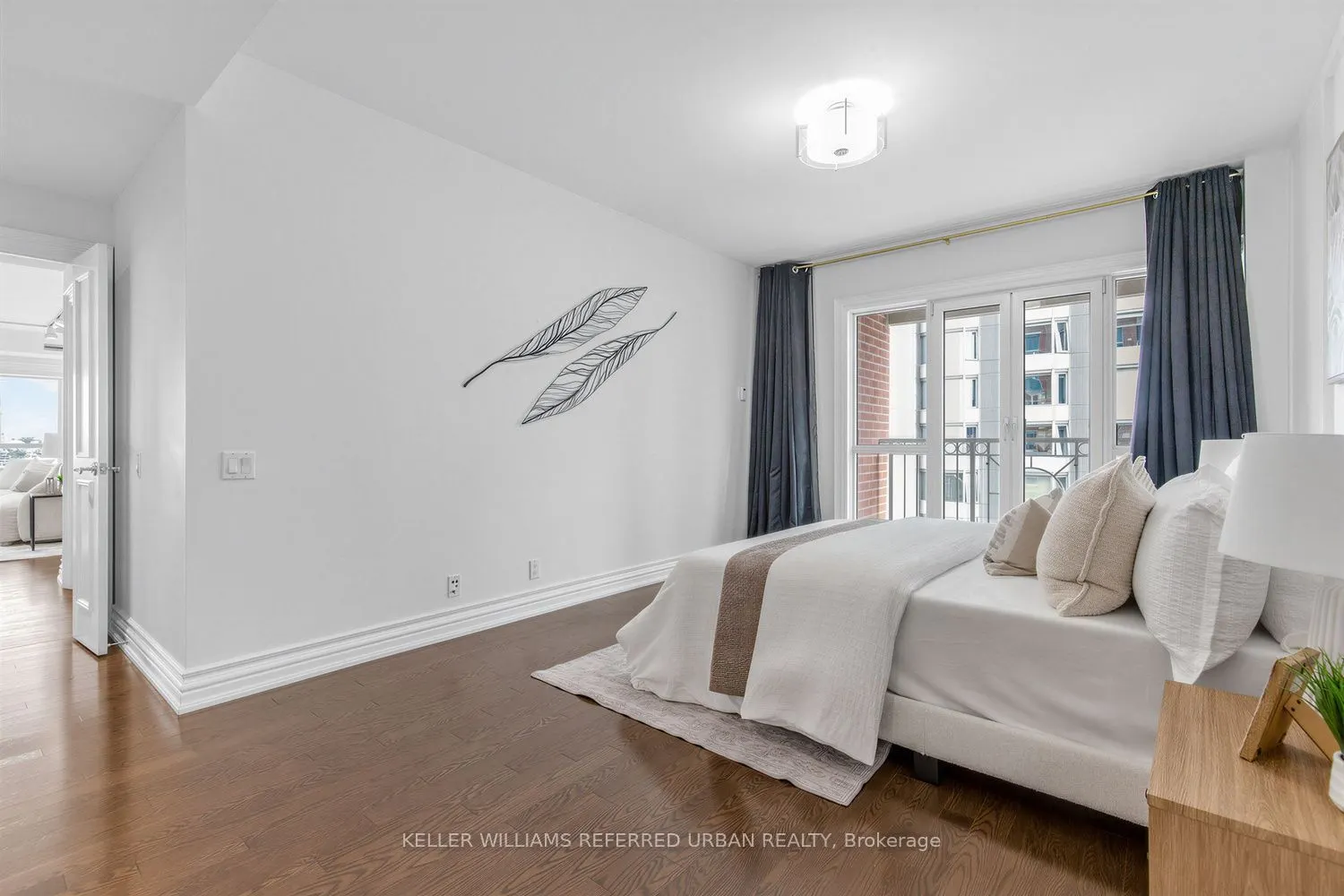 38 Avenue Road #1802