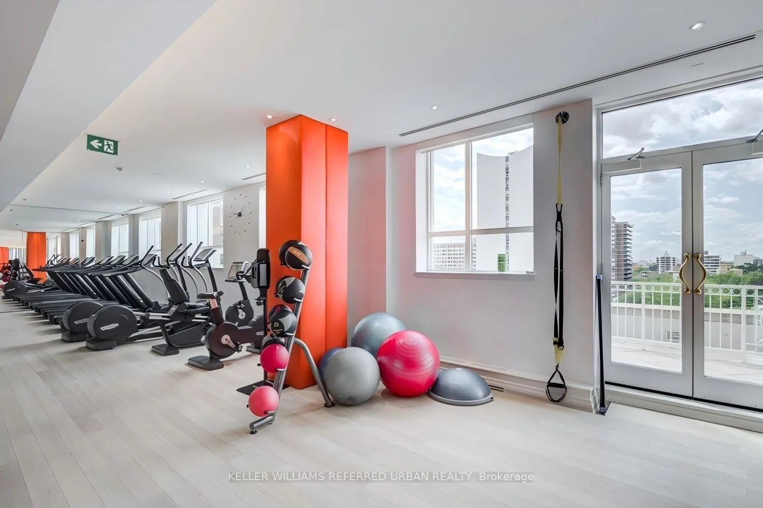 38 Avenue Road #1802