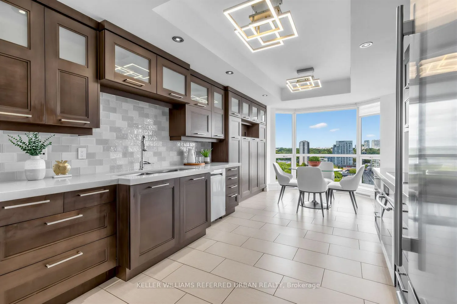 38 Avenue Road #1802