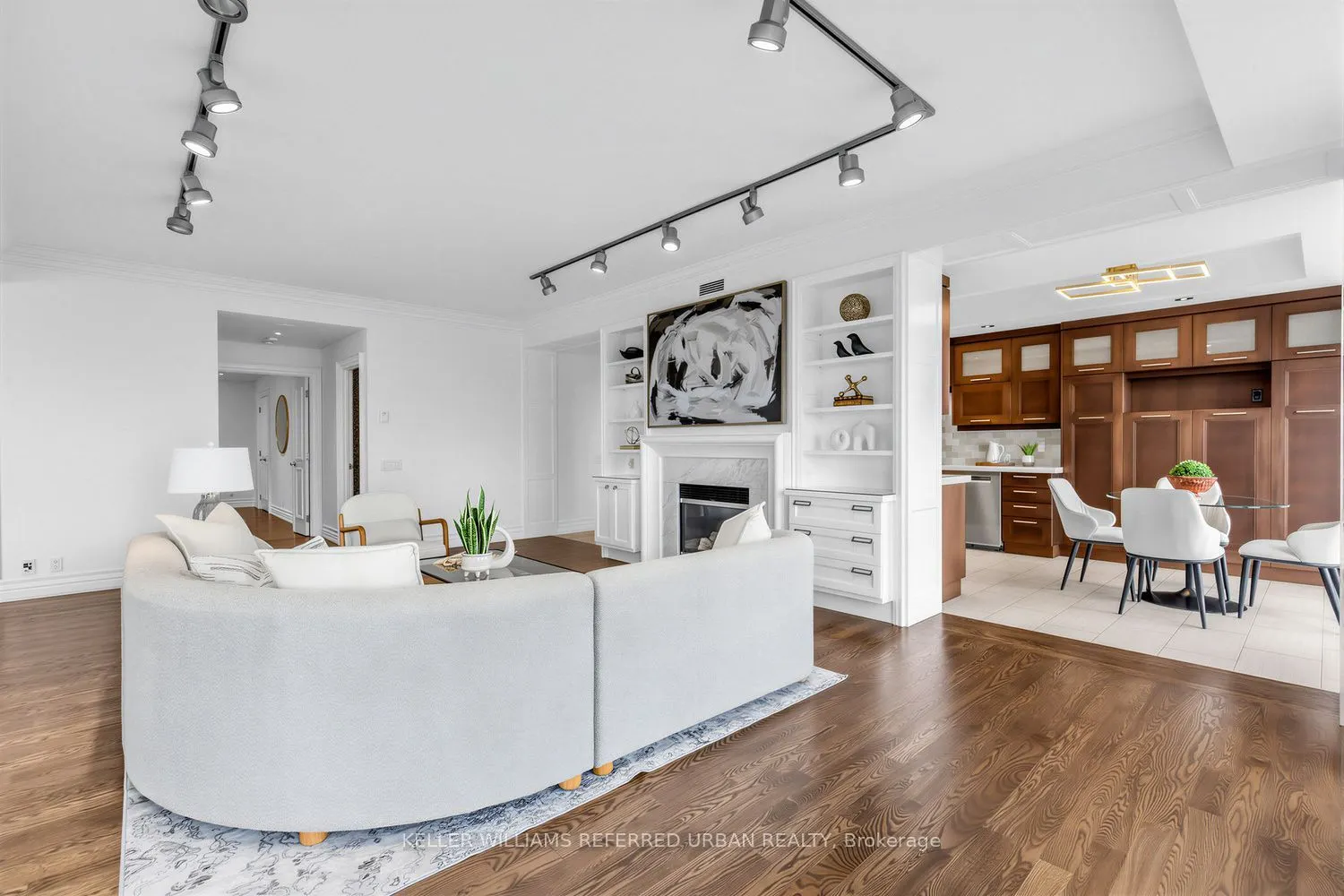 38 Avenue Road #1802