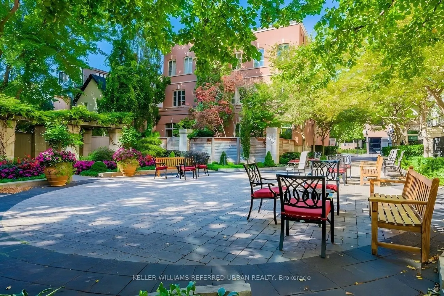 38 Avenue Road #1802