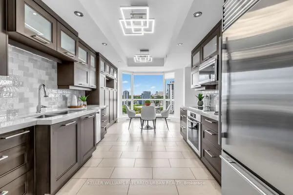 38 Avenue Road #1802