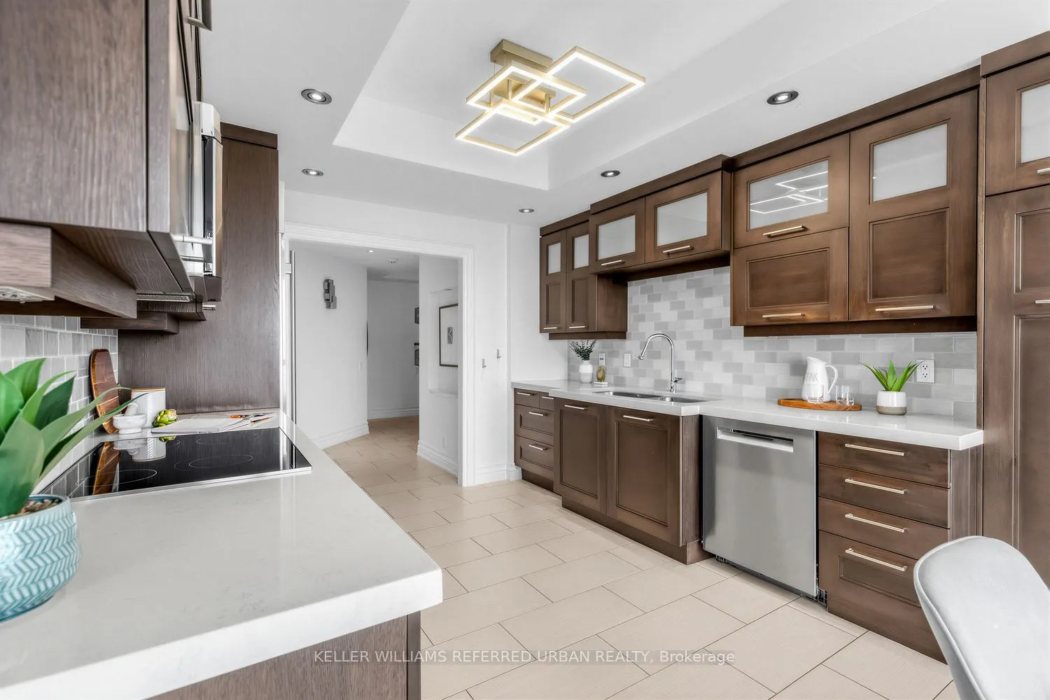 38 Avenue Road #1802